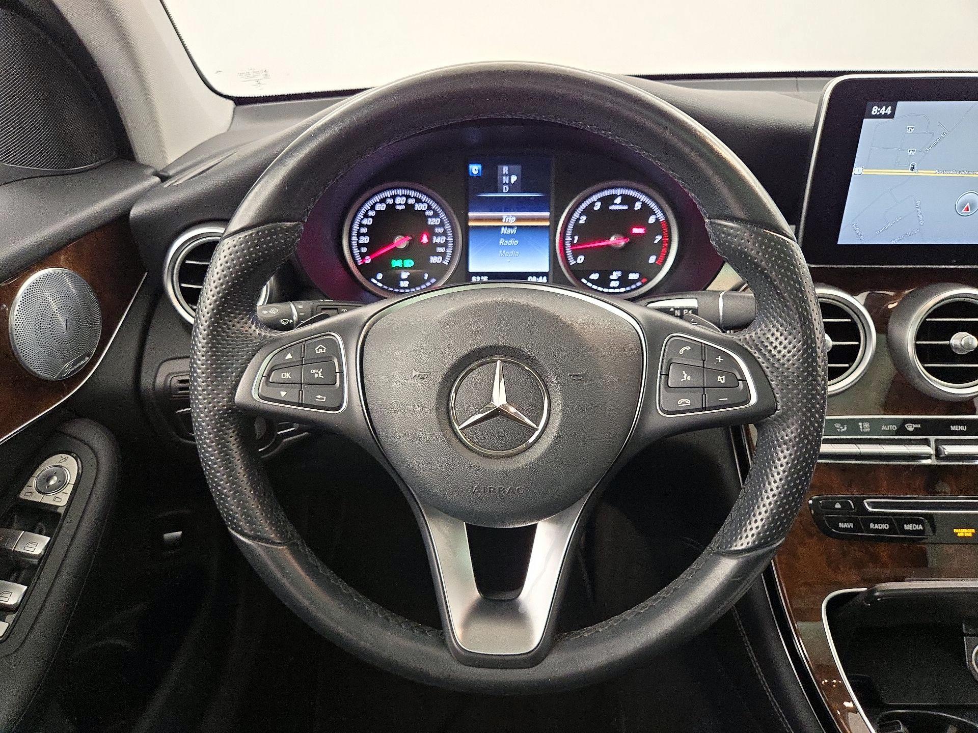 Thumbnail: 2016 Mercedes-Benz GLC - 10