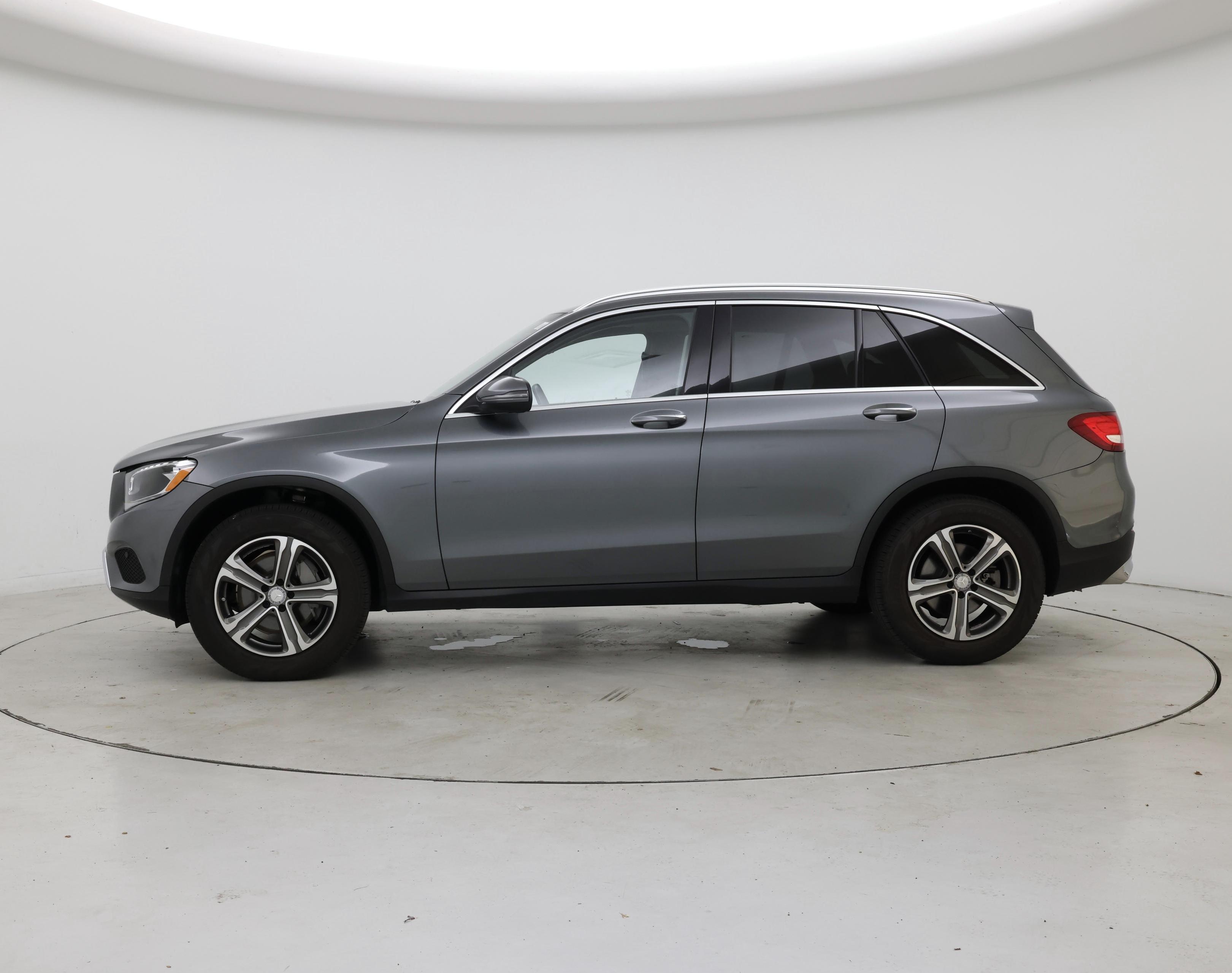 Thumbnail: 2016 Mercedes-Benz GLC - 3