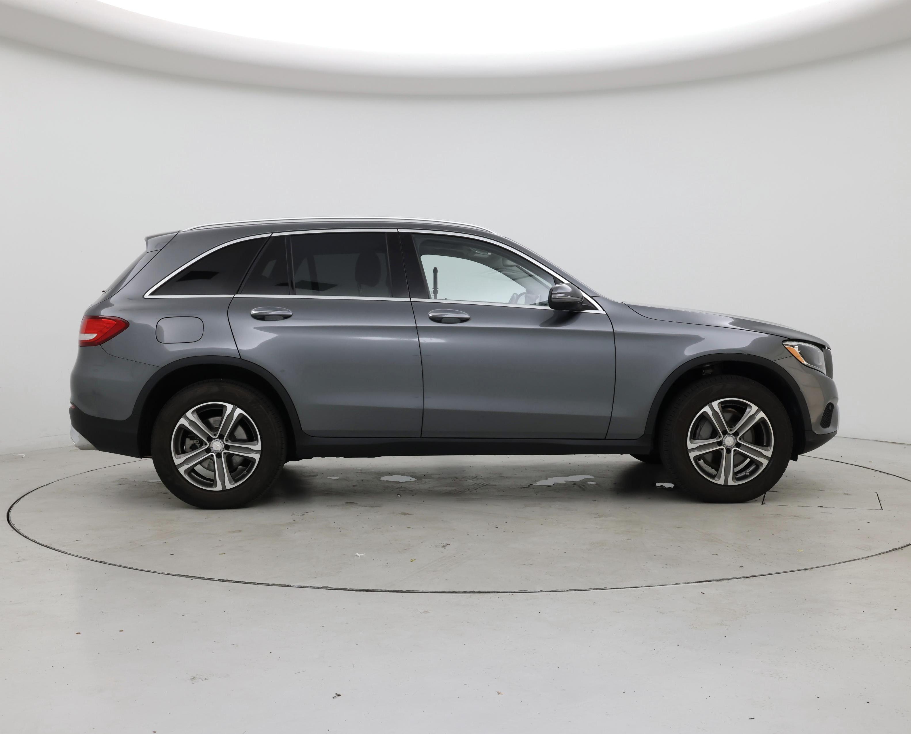 Thumbnail: 2016 Mercedes-Benz GLC - 7