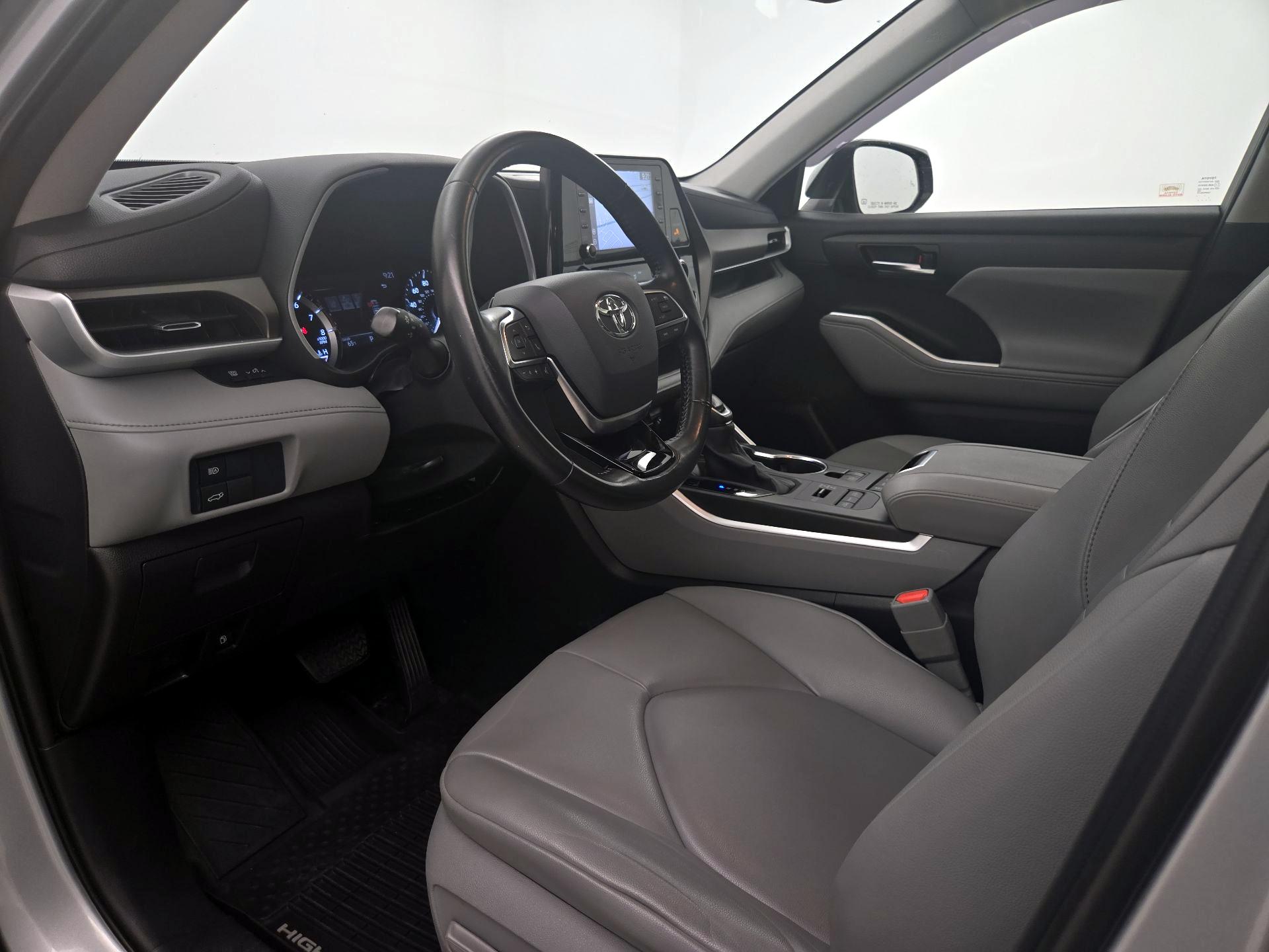 Thumbnail: 2020 Toyota Highlander - 11