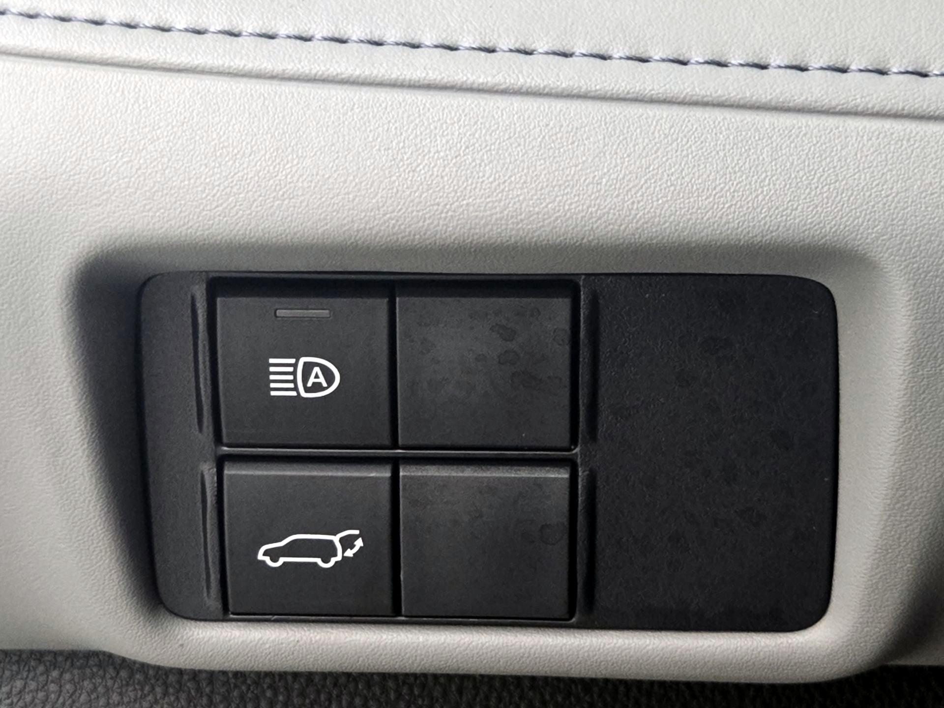 Thumbnail: 2020 Toyota Highlander - 13