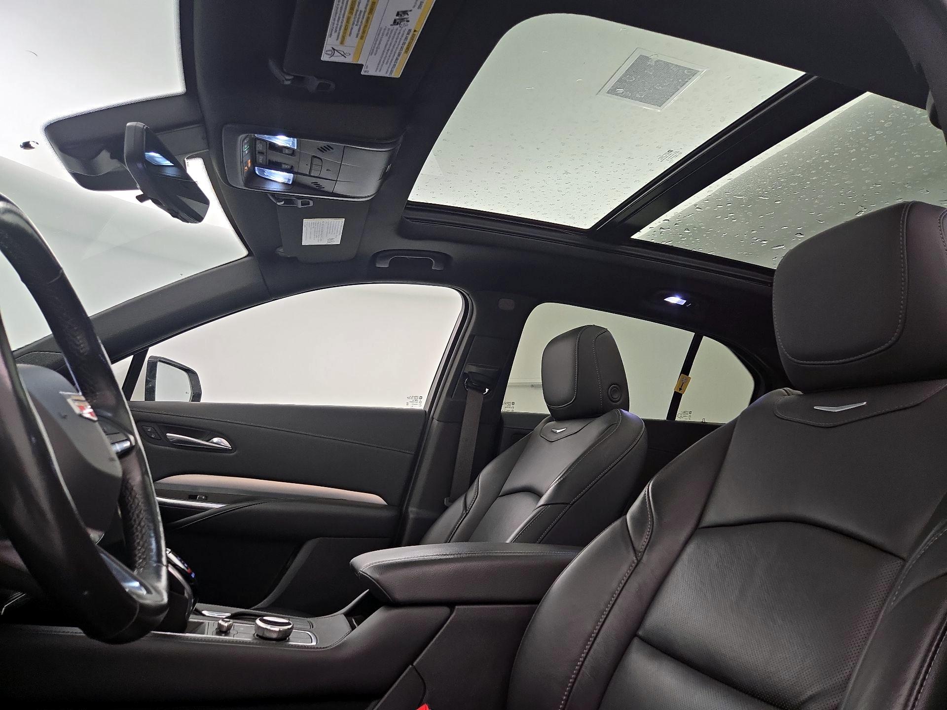 Thumbnail: 2022 Cadillac XT4 - 20