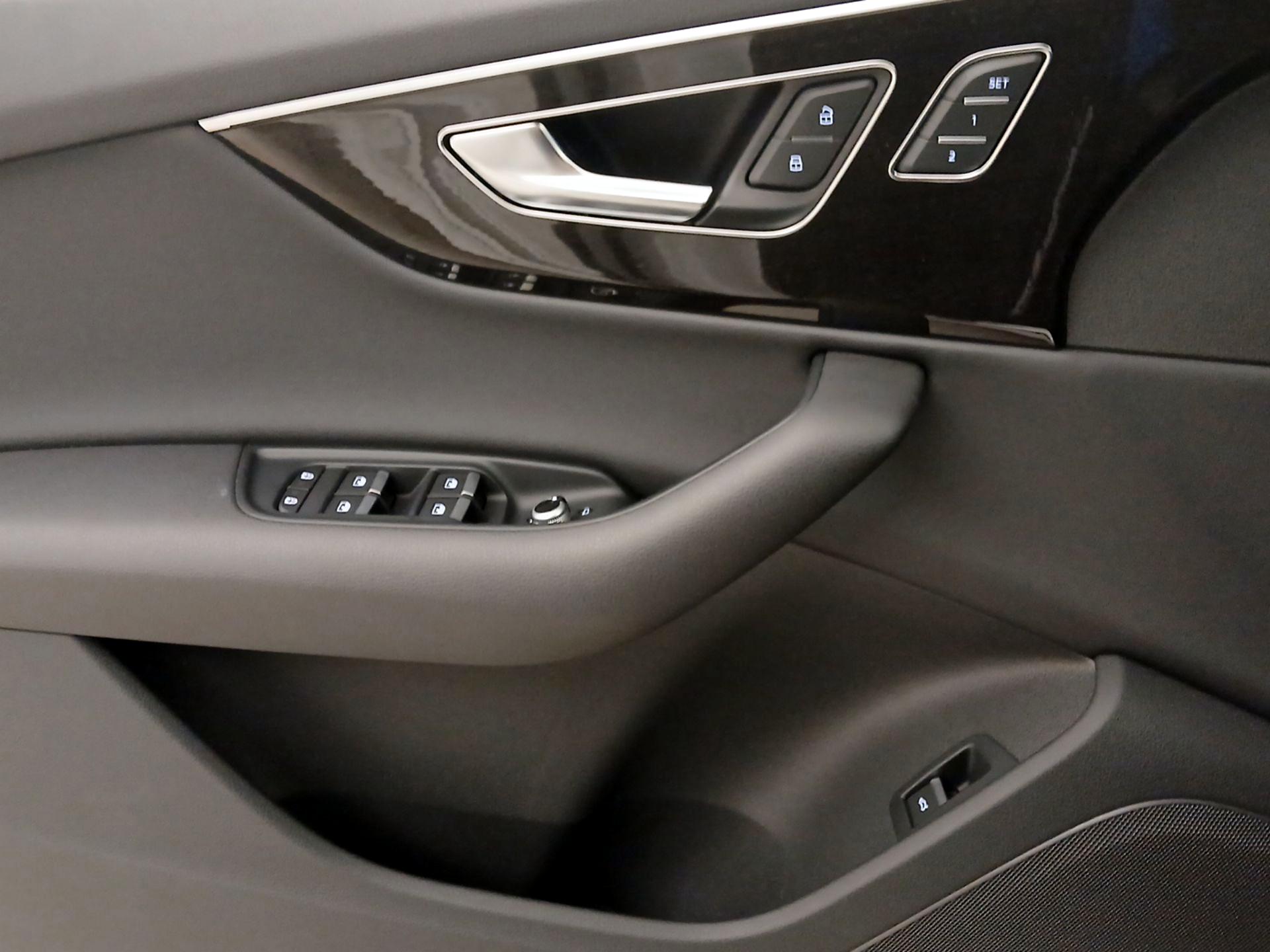 Thumbnail: 2022 Audi Q7 - 12