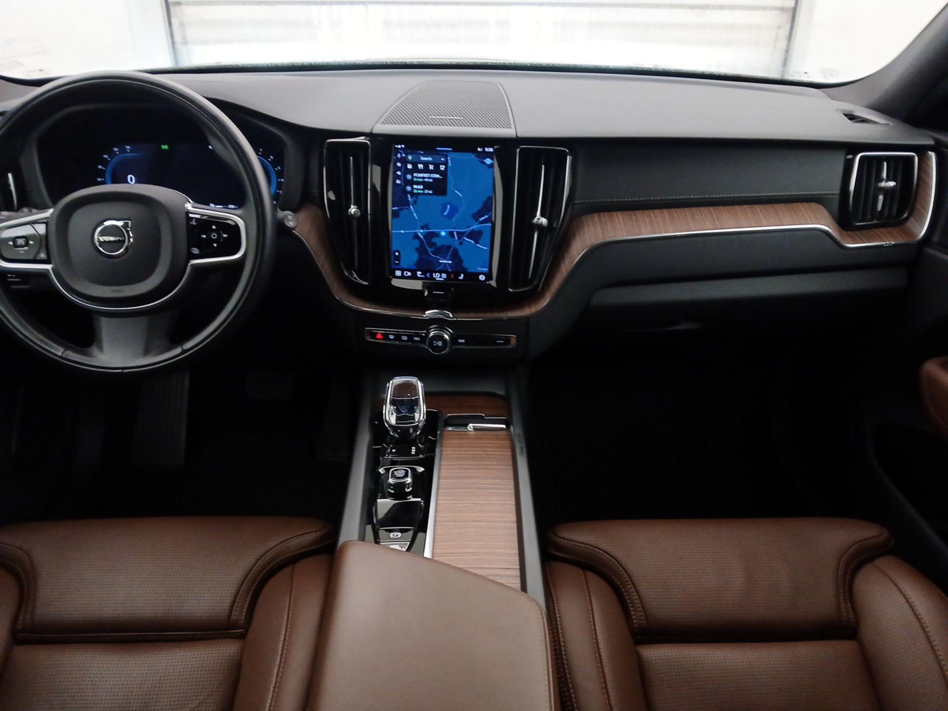 Thumbnail: 2022 Volvo XC60 - 9
