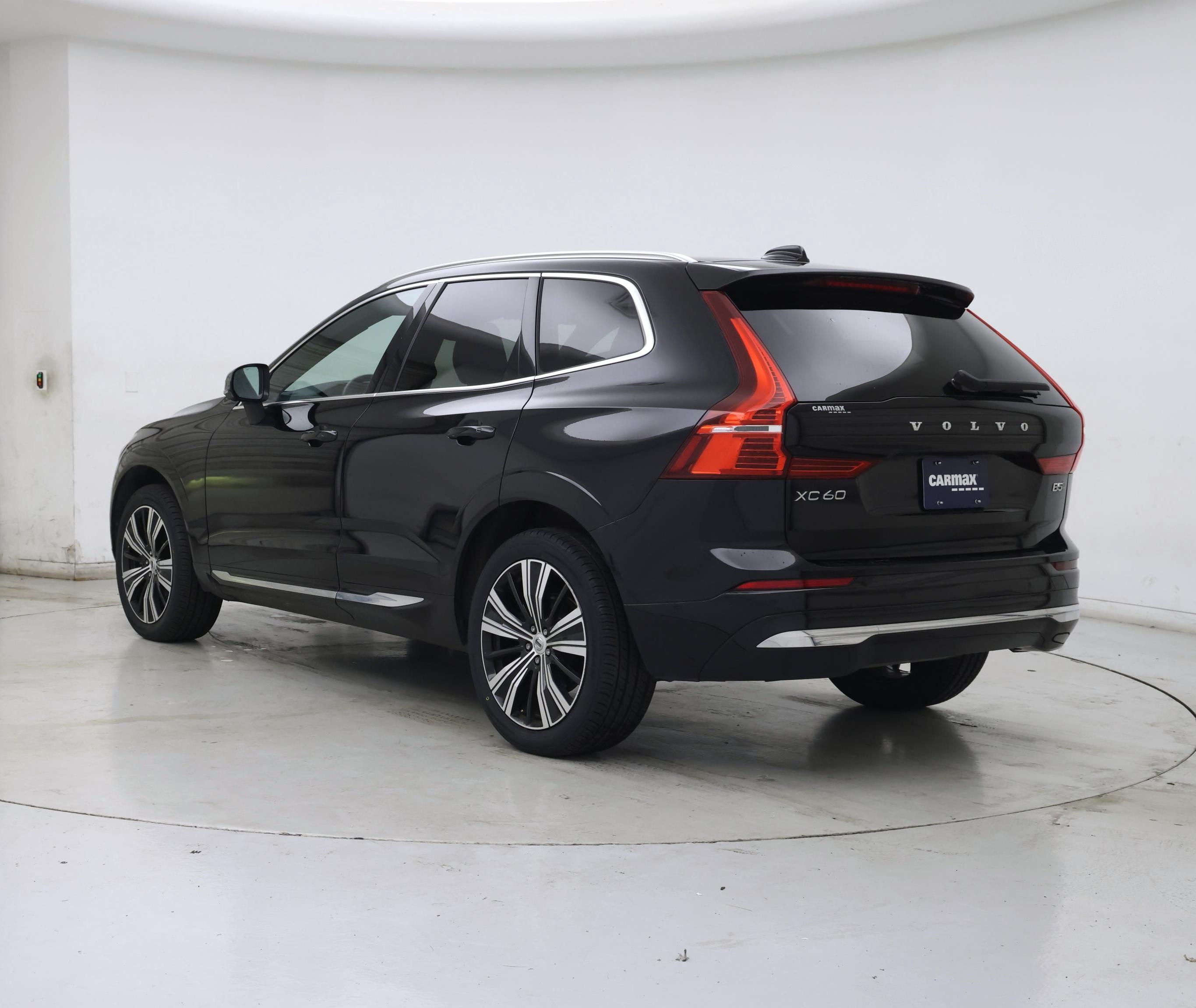 Thumbnail: 2022 Volvo XC60 - 2
