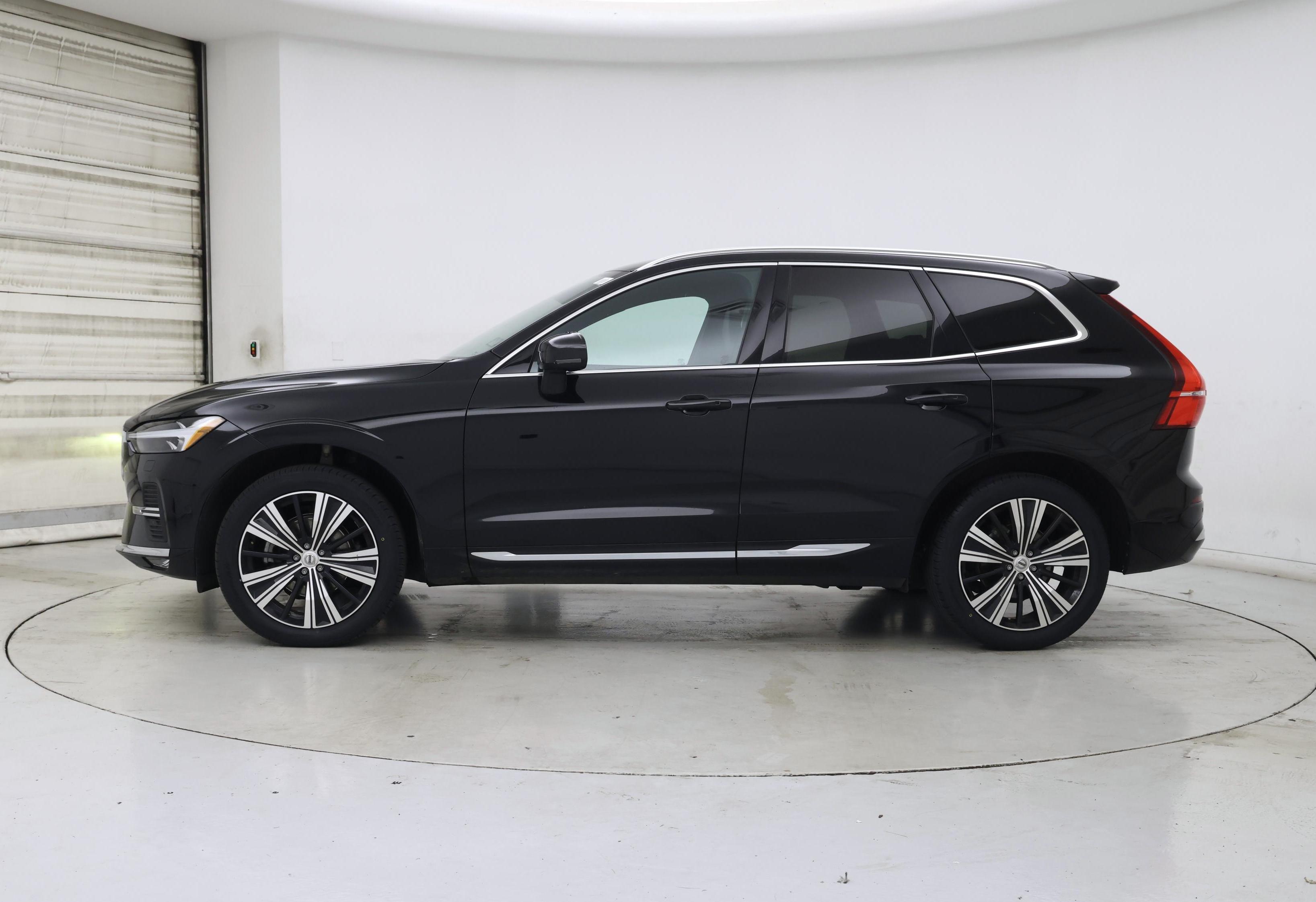 Thumbnail: 2022 Volvo XC60 - 3