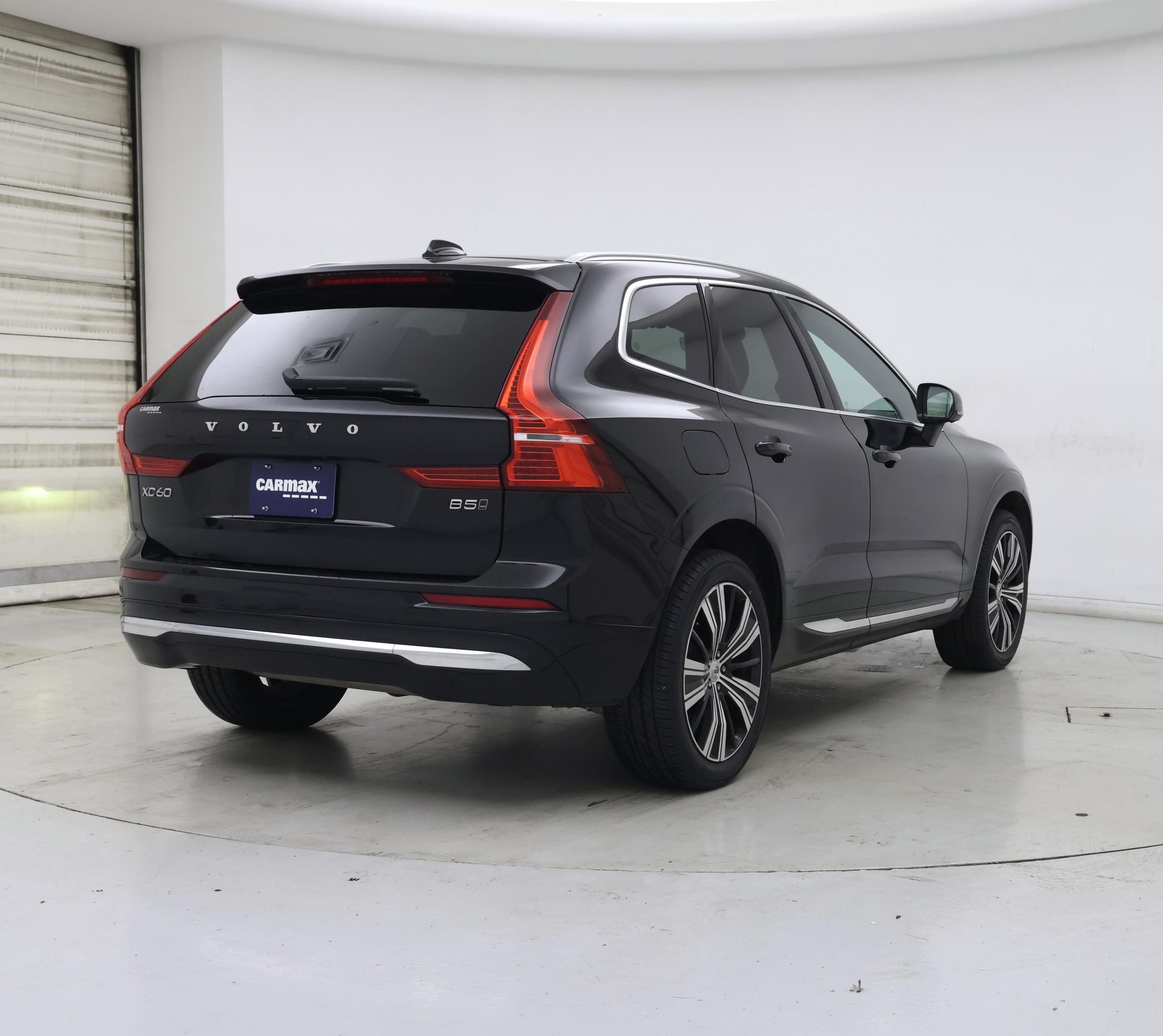 Thumbnail: 2022 Volvo XC60 - 8