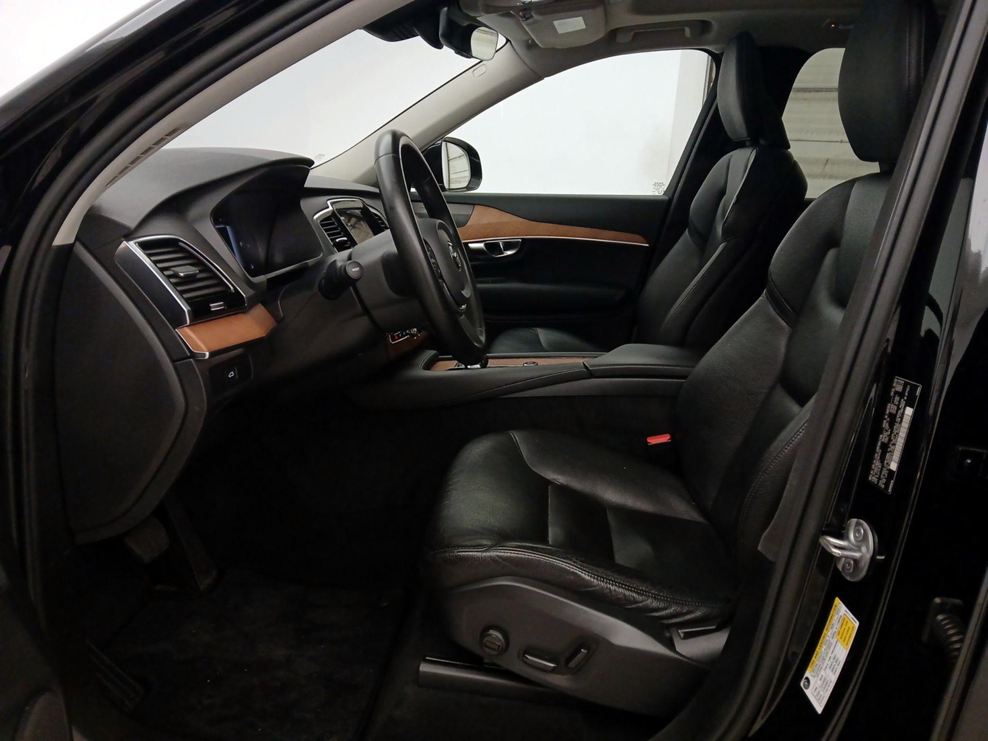 Thumbnail: 2023 Volvo XC90 - 11