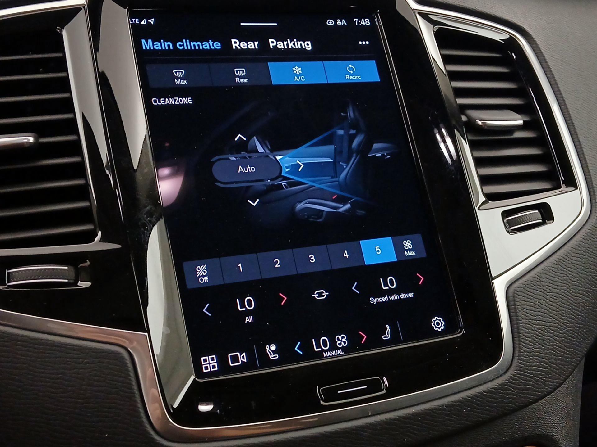 Thumbnail: 2024 Volvo XC90 - 17