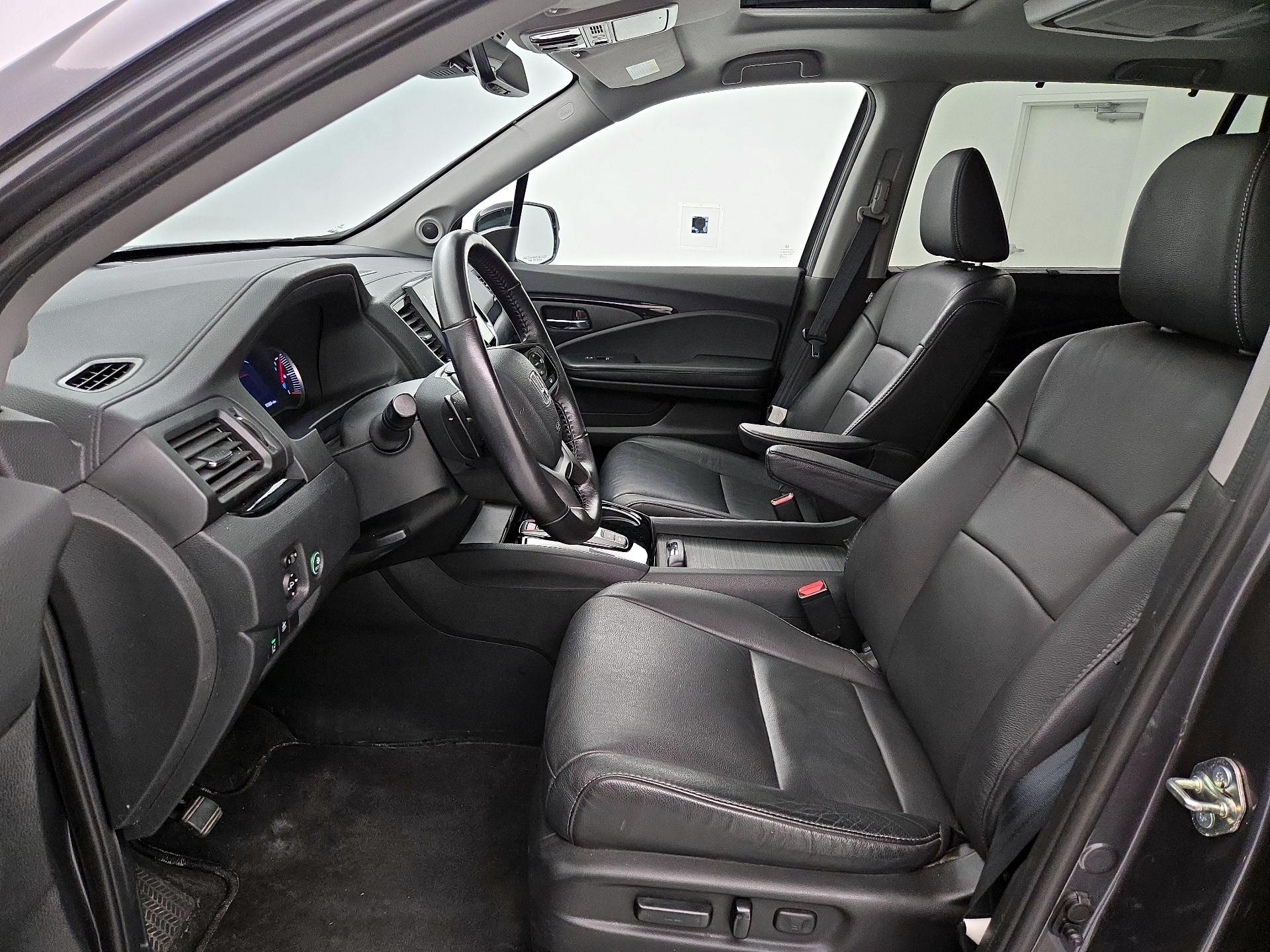 Thumbnail: 2020 Honda Pilot - 11