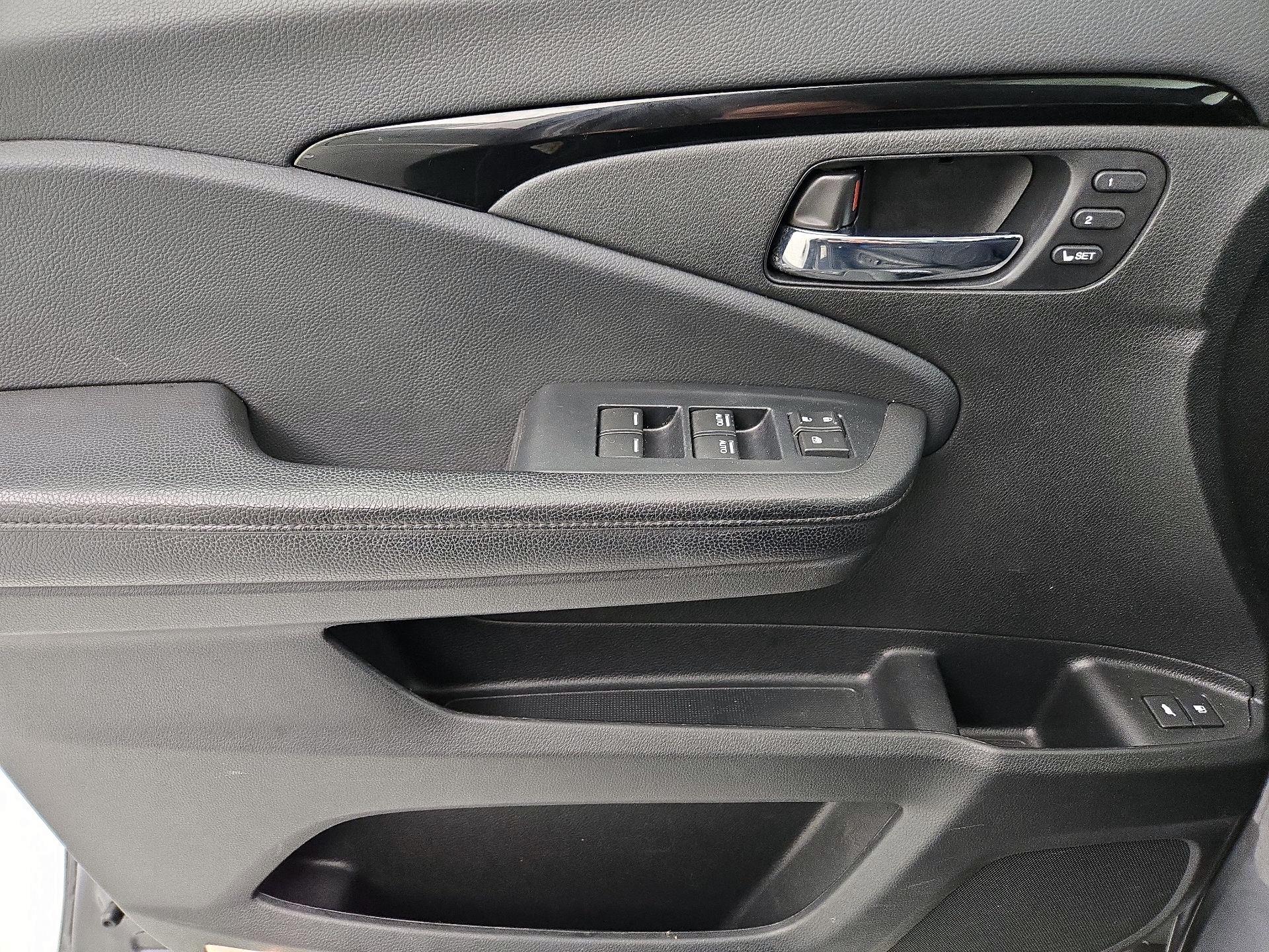 Thumbnail: 2020 Honda Pilot - 12