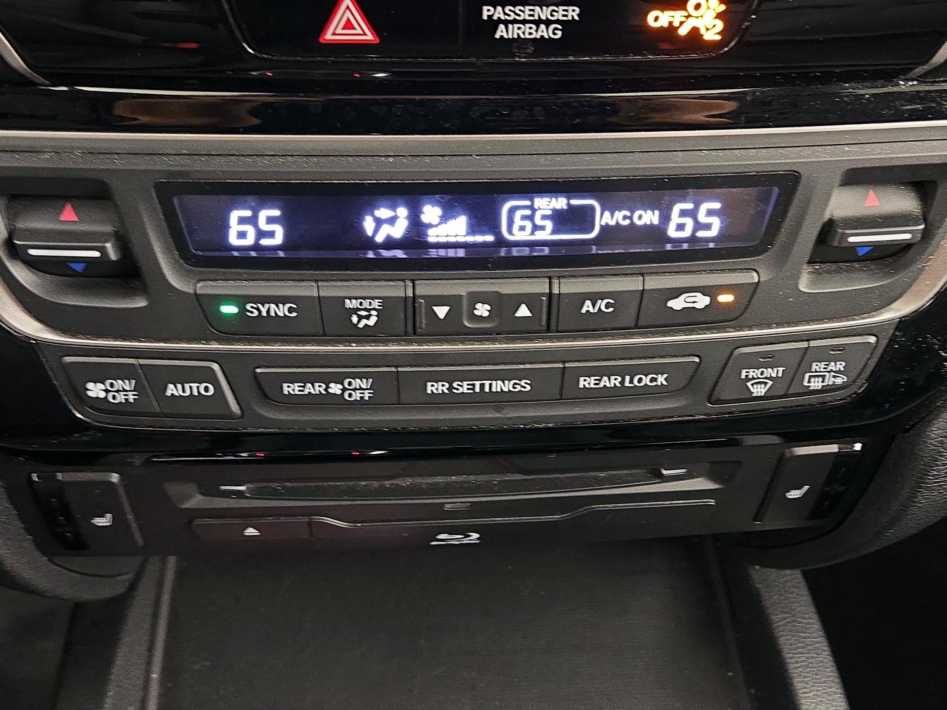 Thumbnail: 2020 Honda Pilot - 17