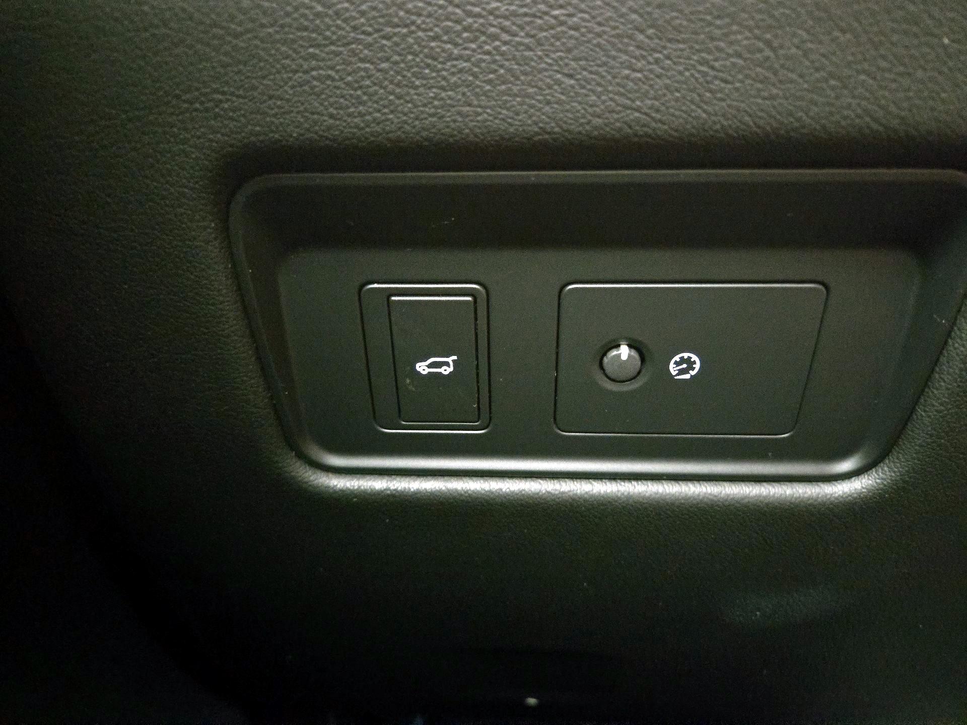 Thumbnail: 2021 Jaguar F-Pace - 13