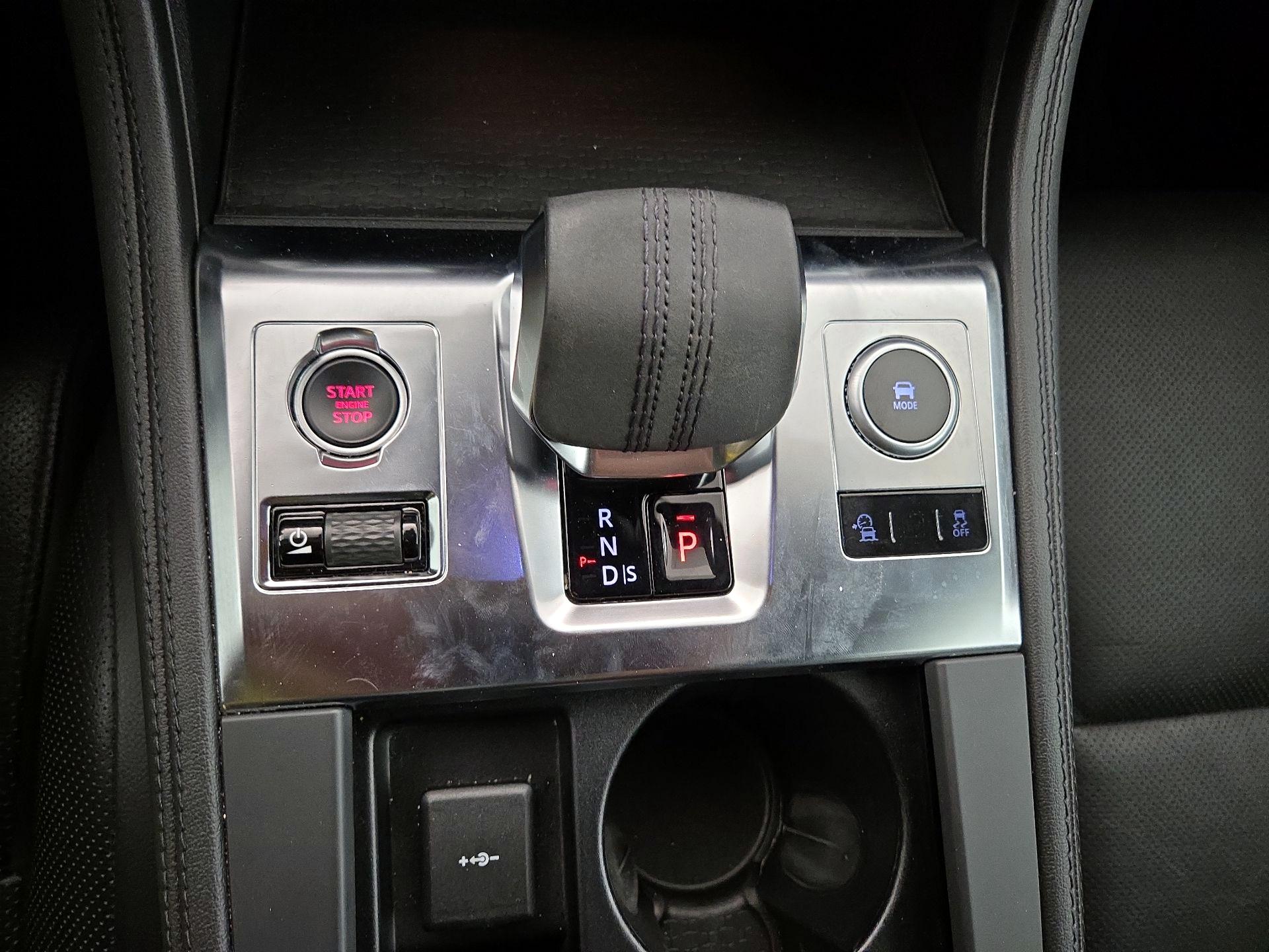 Thumbnail: 2021 Jaguar F-Pace - 18