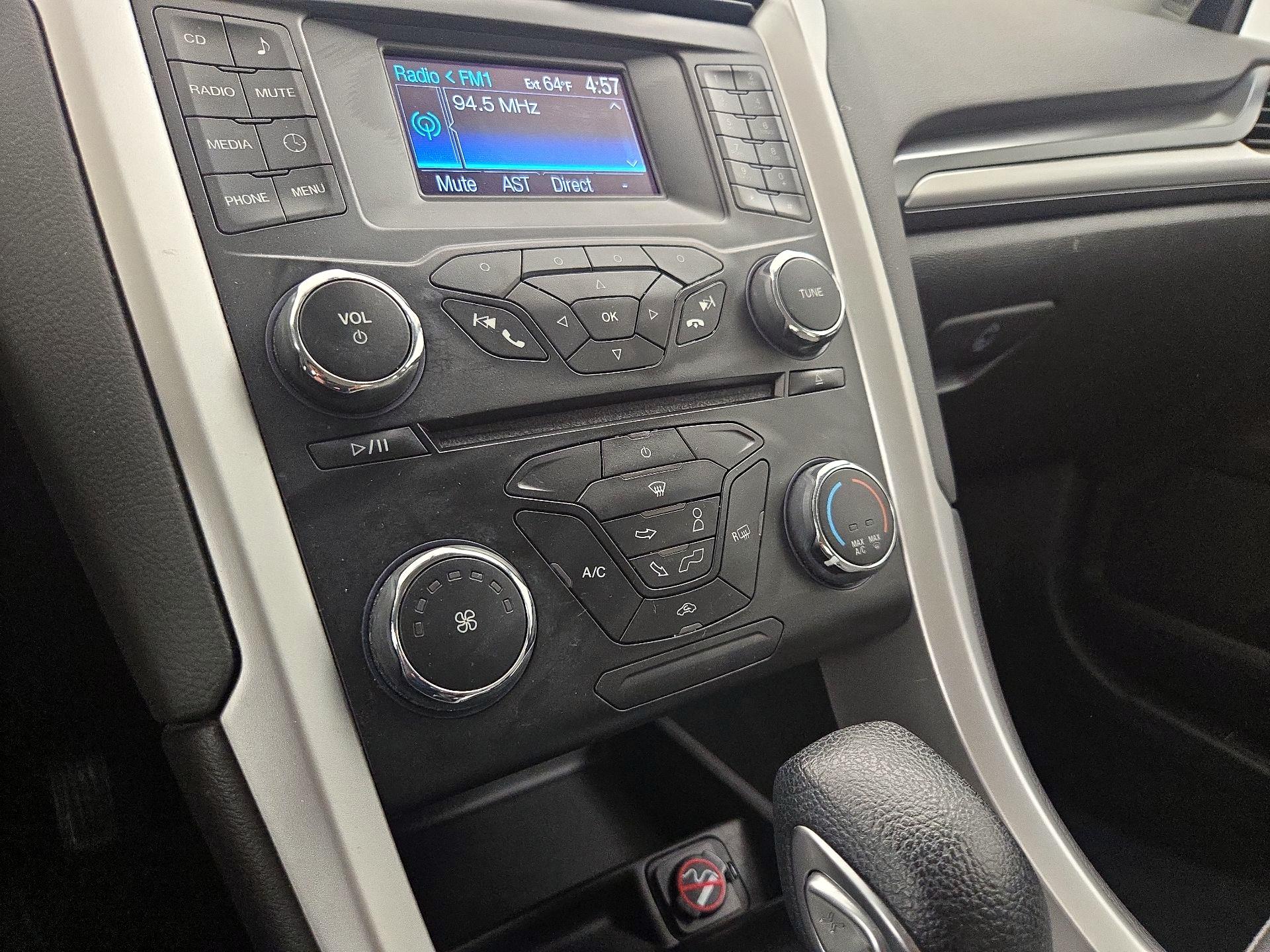 Thumbnail: 2014 Ford Fusion - 15