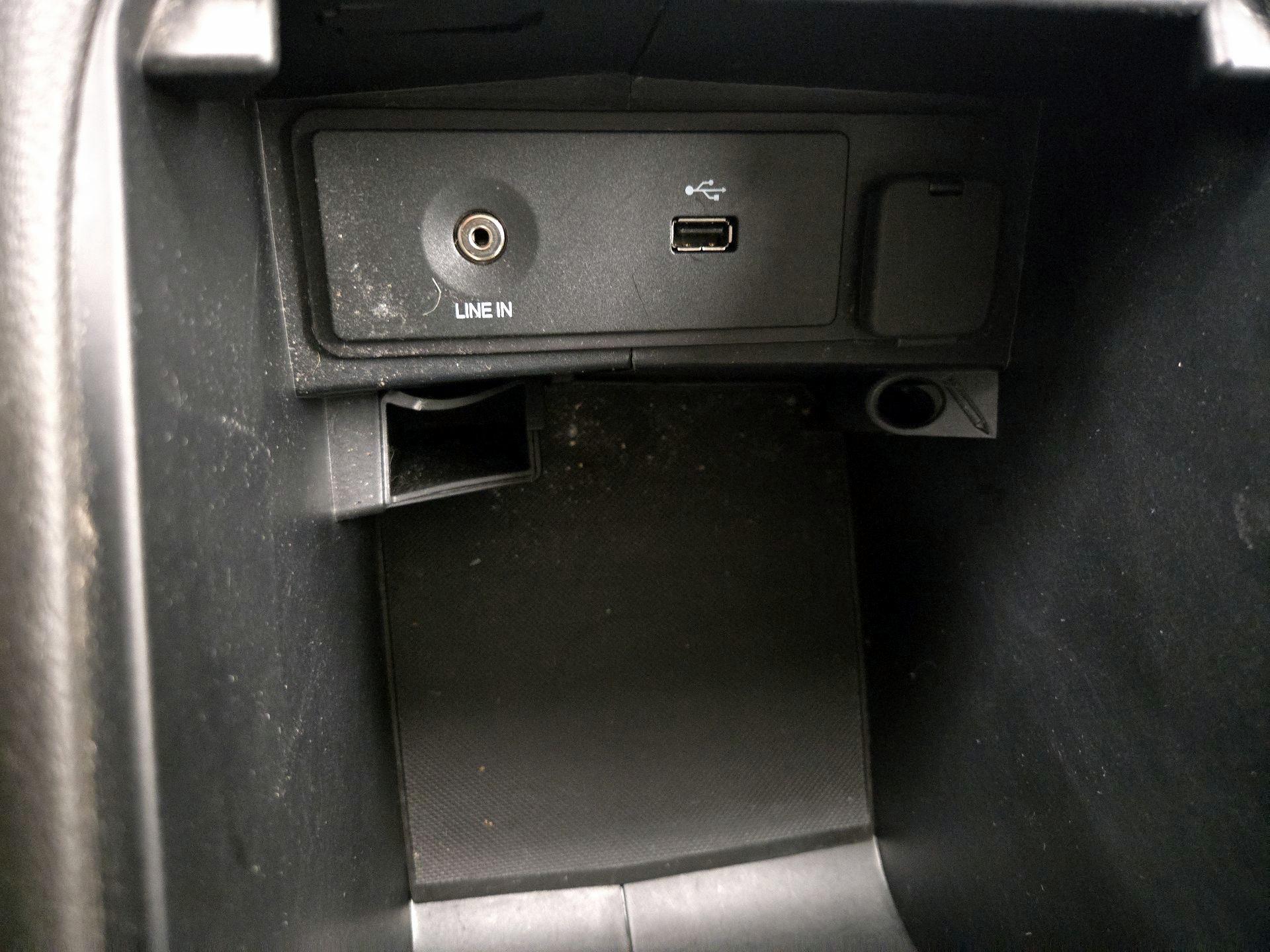 Thumbnail: 2014 Ford Fusion - 17