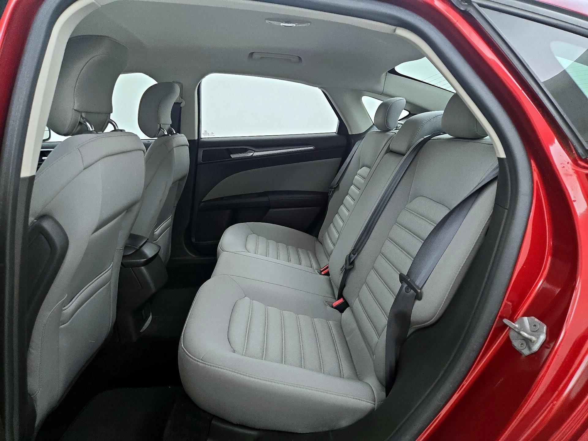 Thumbnail: 2014 Ford Fusion - 18