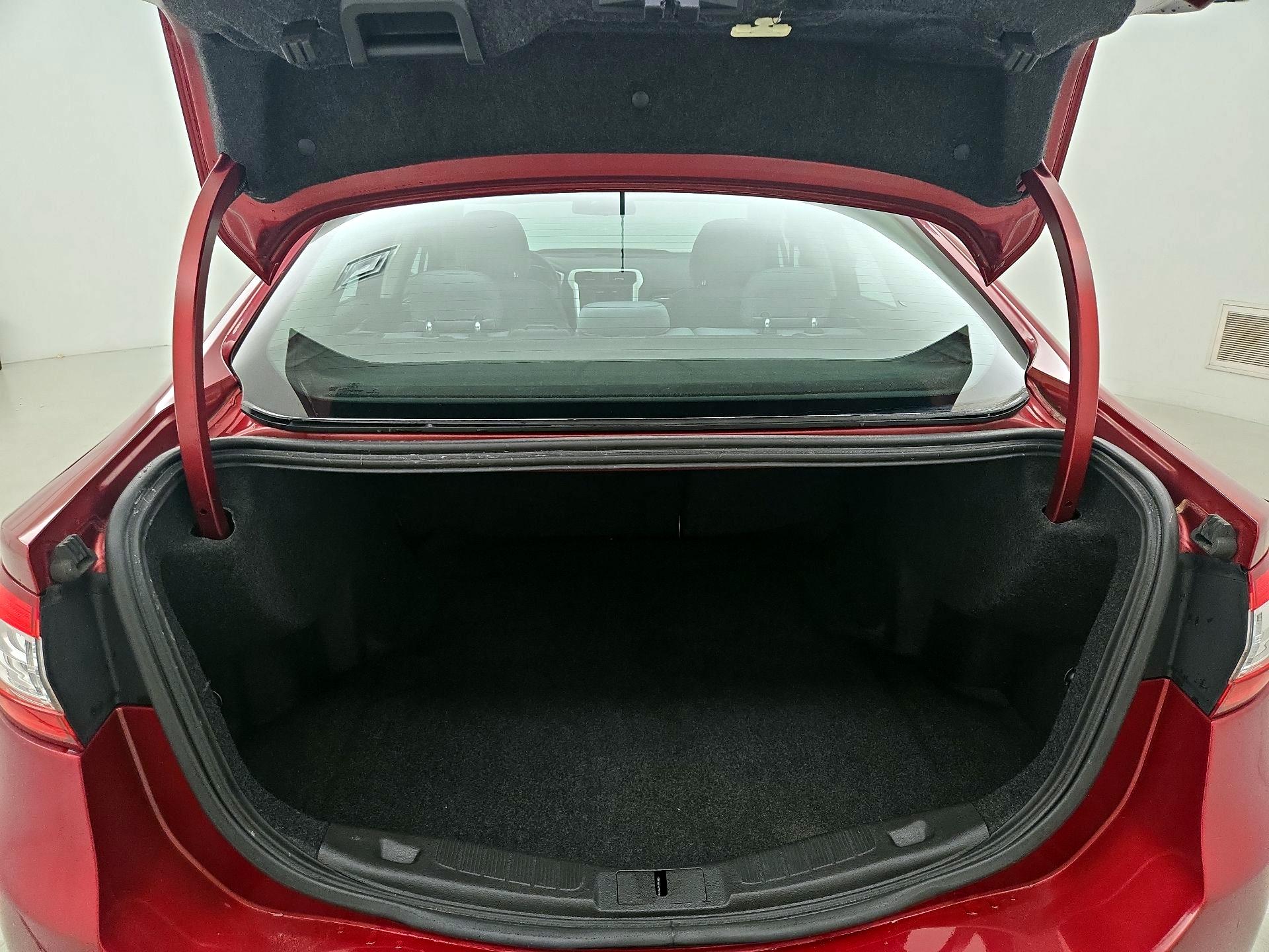 Thumbnail: 2014 Ford Fusion - 19