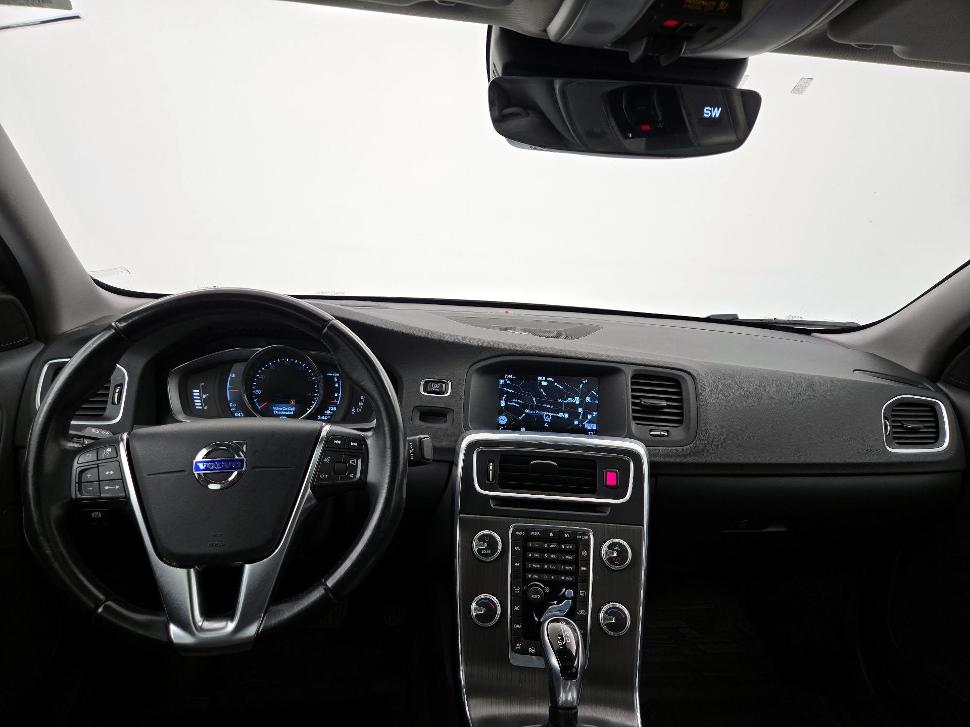 Thumbnail: 2015 Volvo S60 - 9