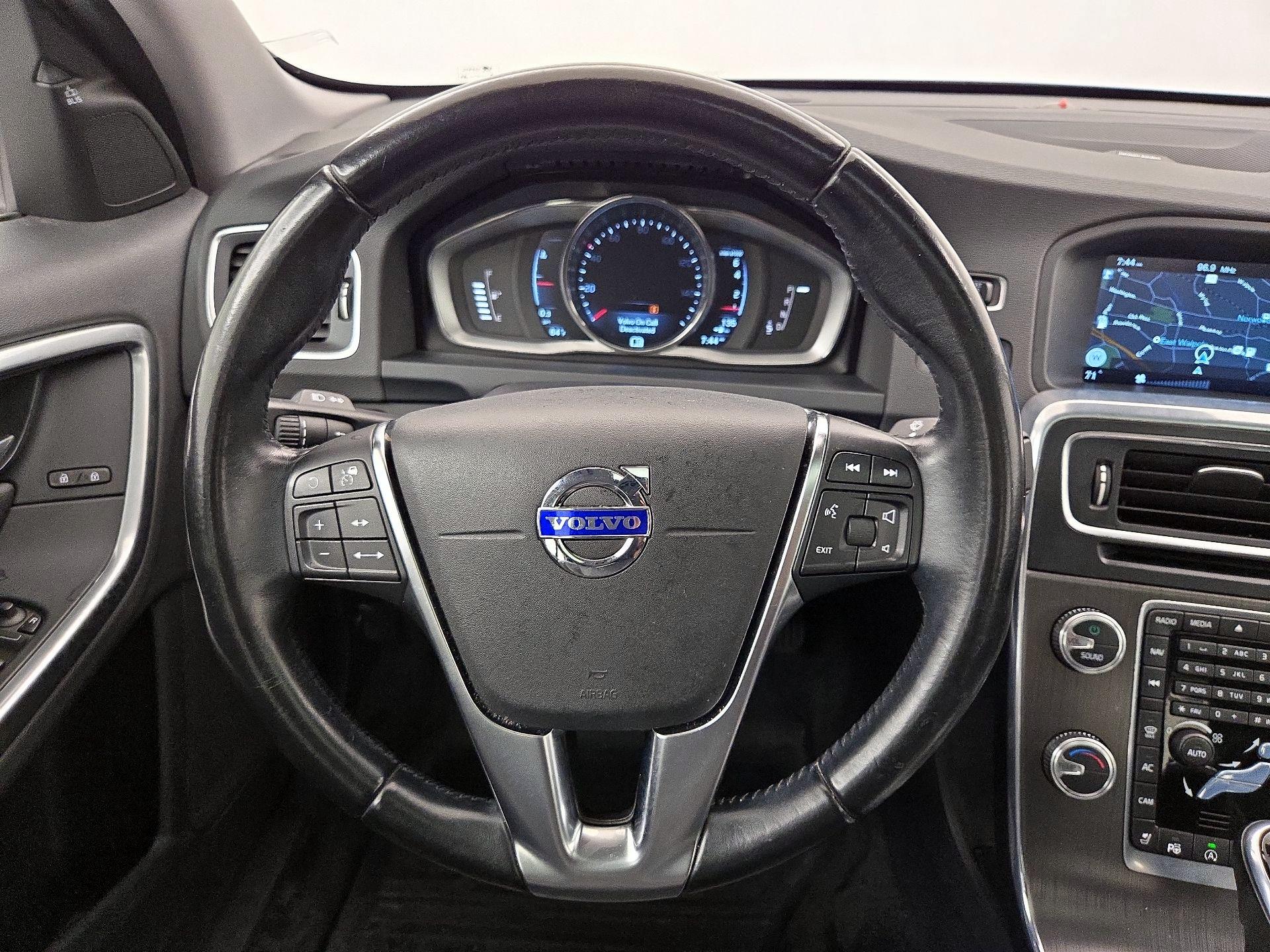 Thumbnail: 2015 Volvo S60 - 10