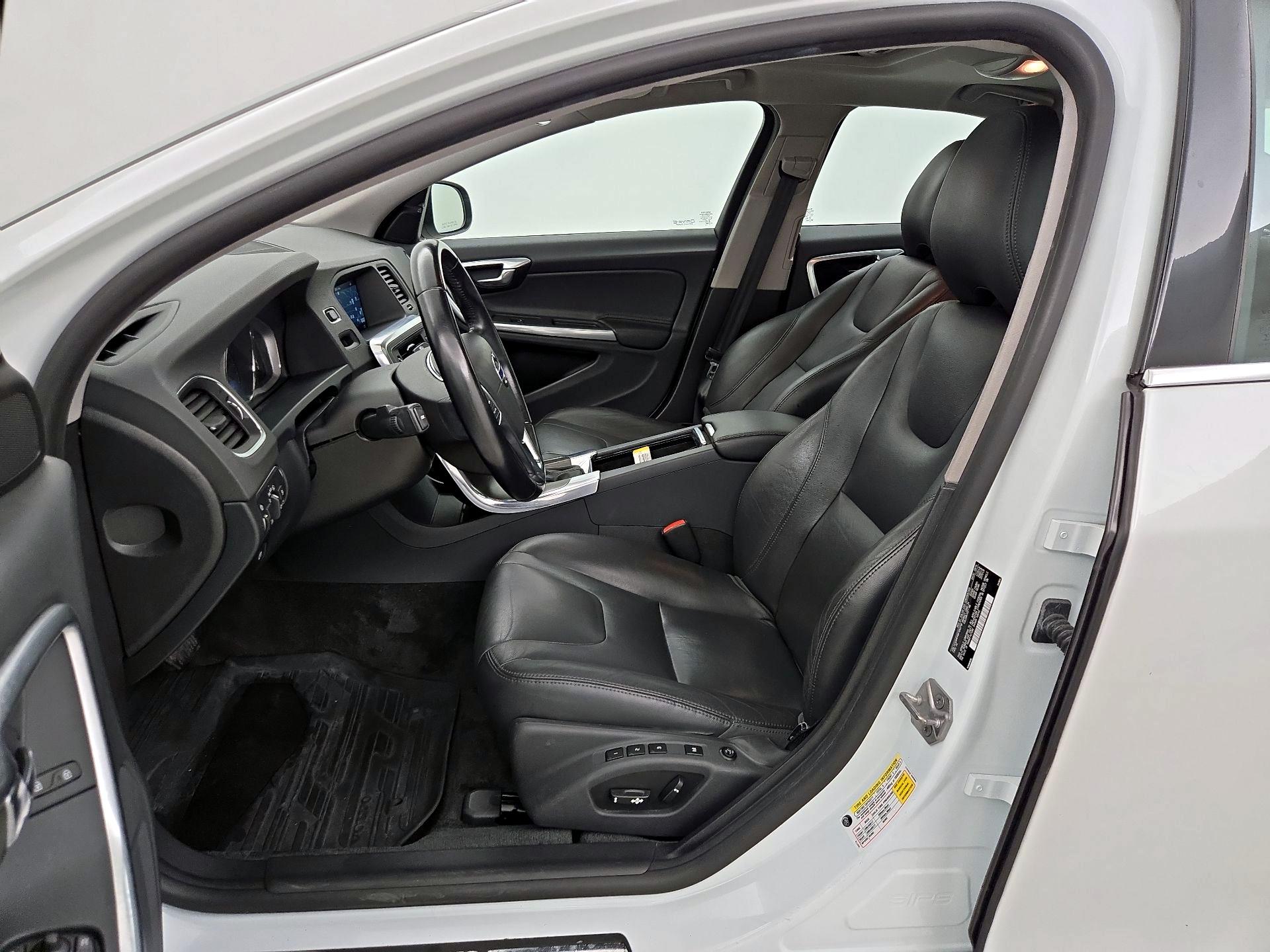 Thumbnail: 2015 Volvo S60 - 11