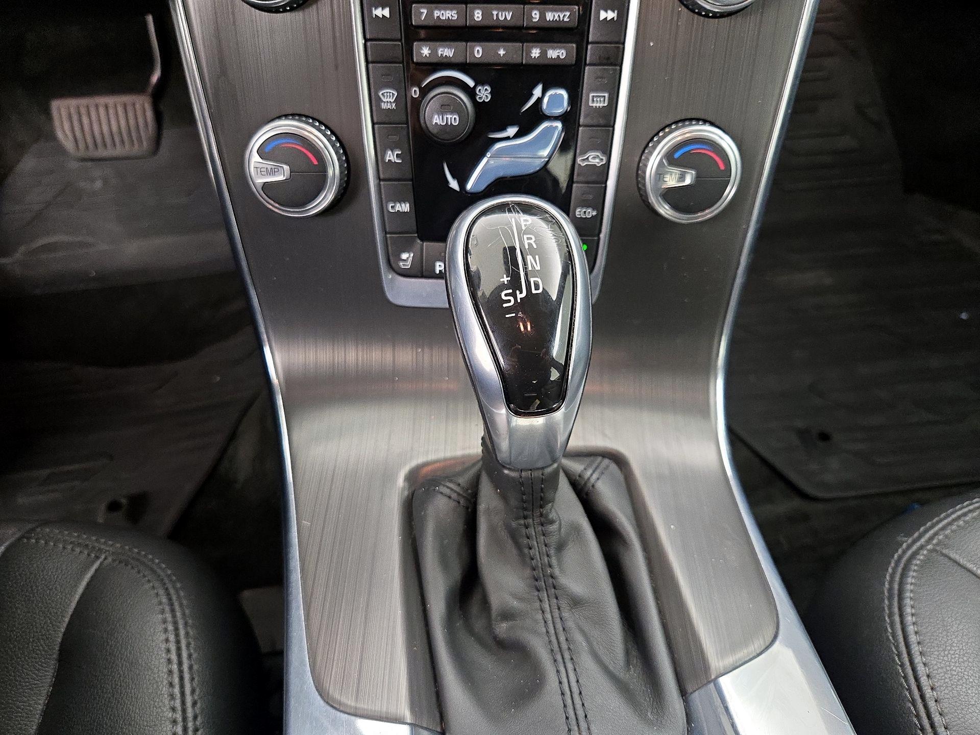 Thumbnail: 2015 Volvo S60 - 18