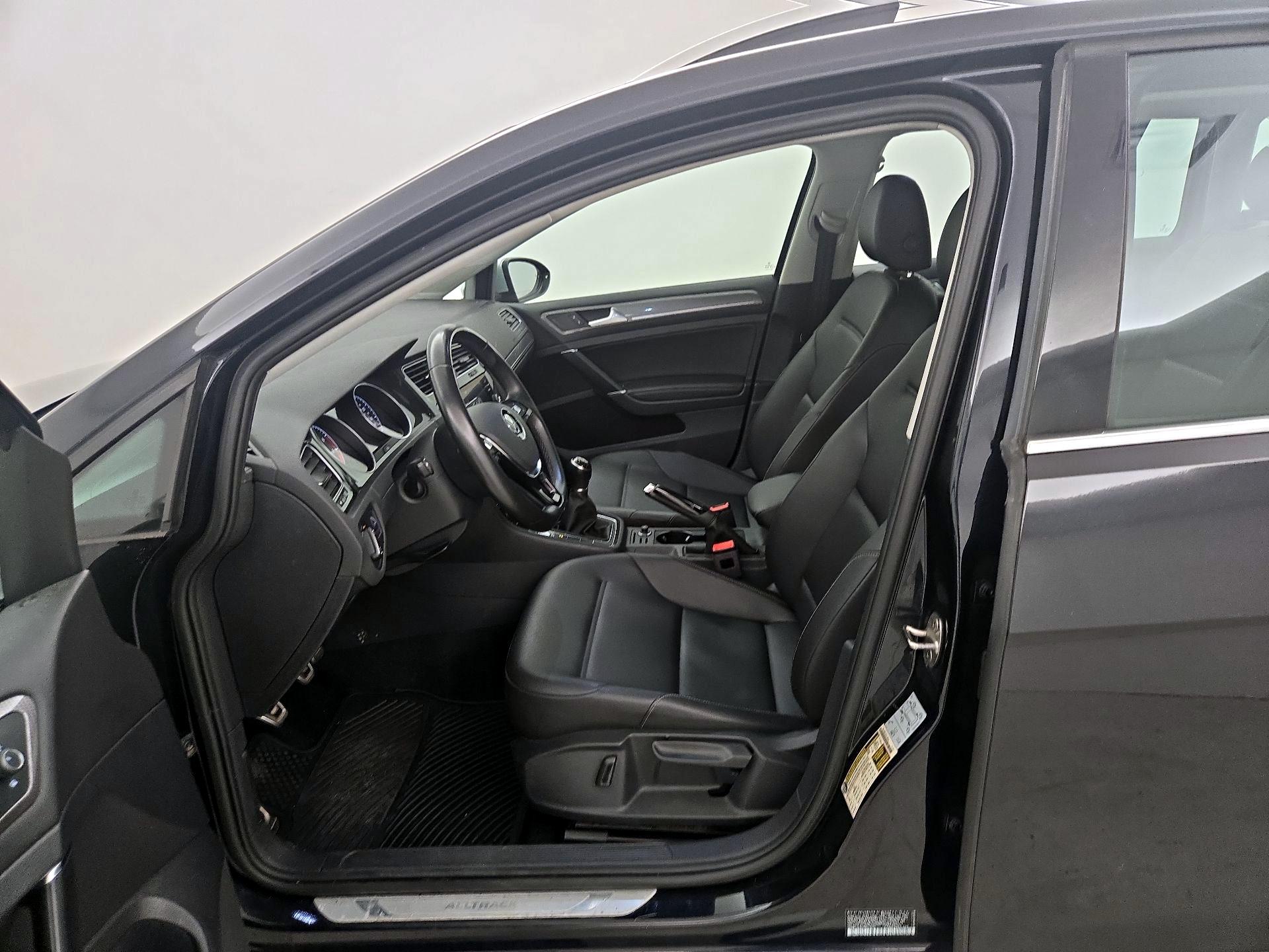 Thumbnail: 2019 Volkswagen Golf - 11