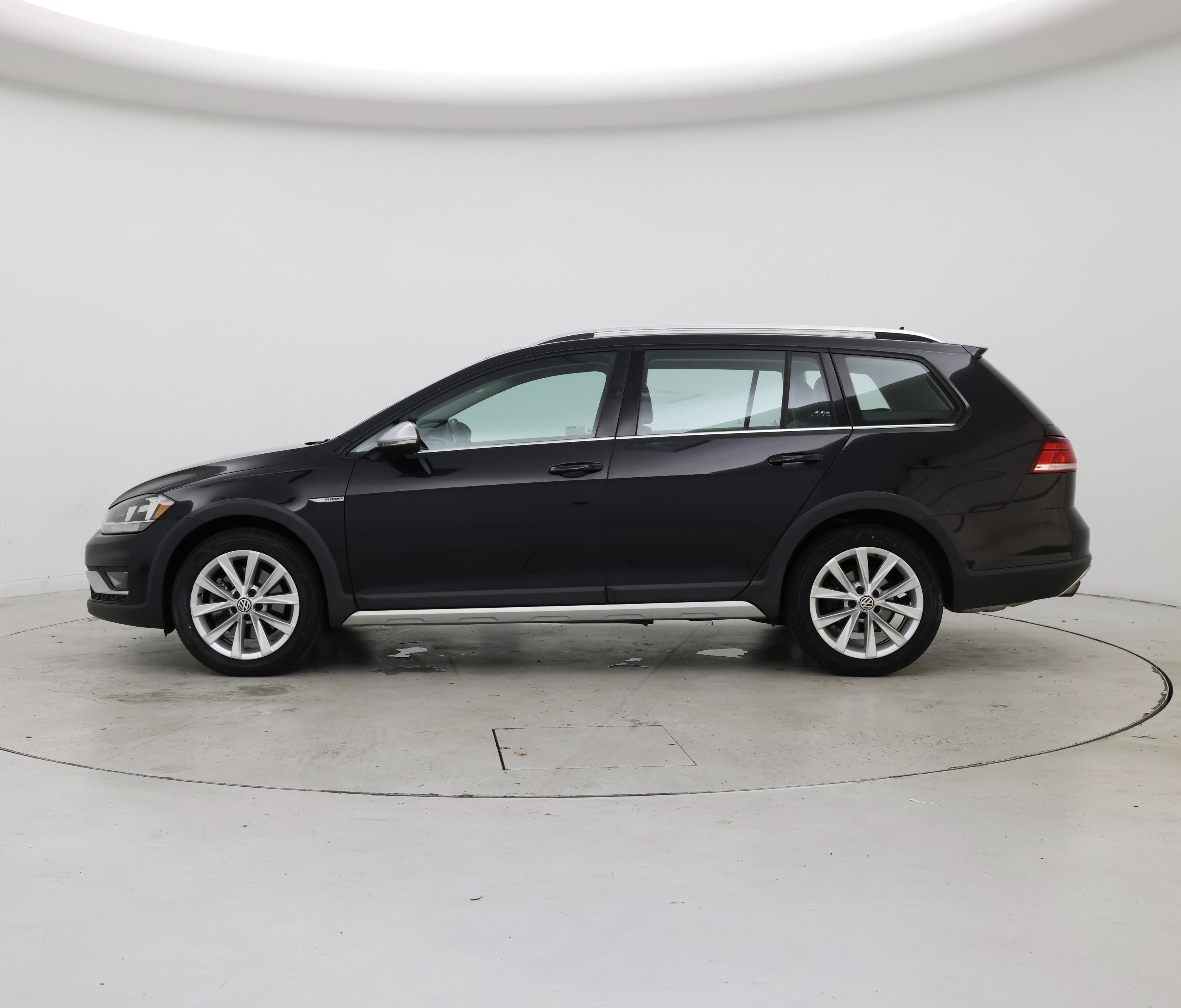 Thumbnail: 2019 Volkswagen Golf - 3