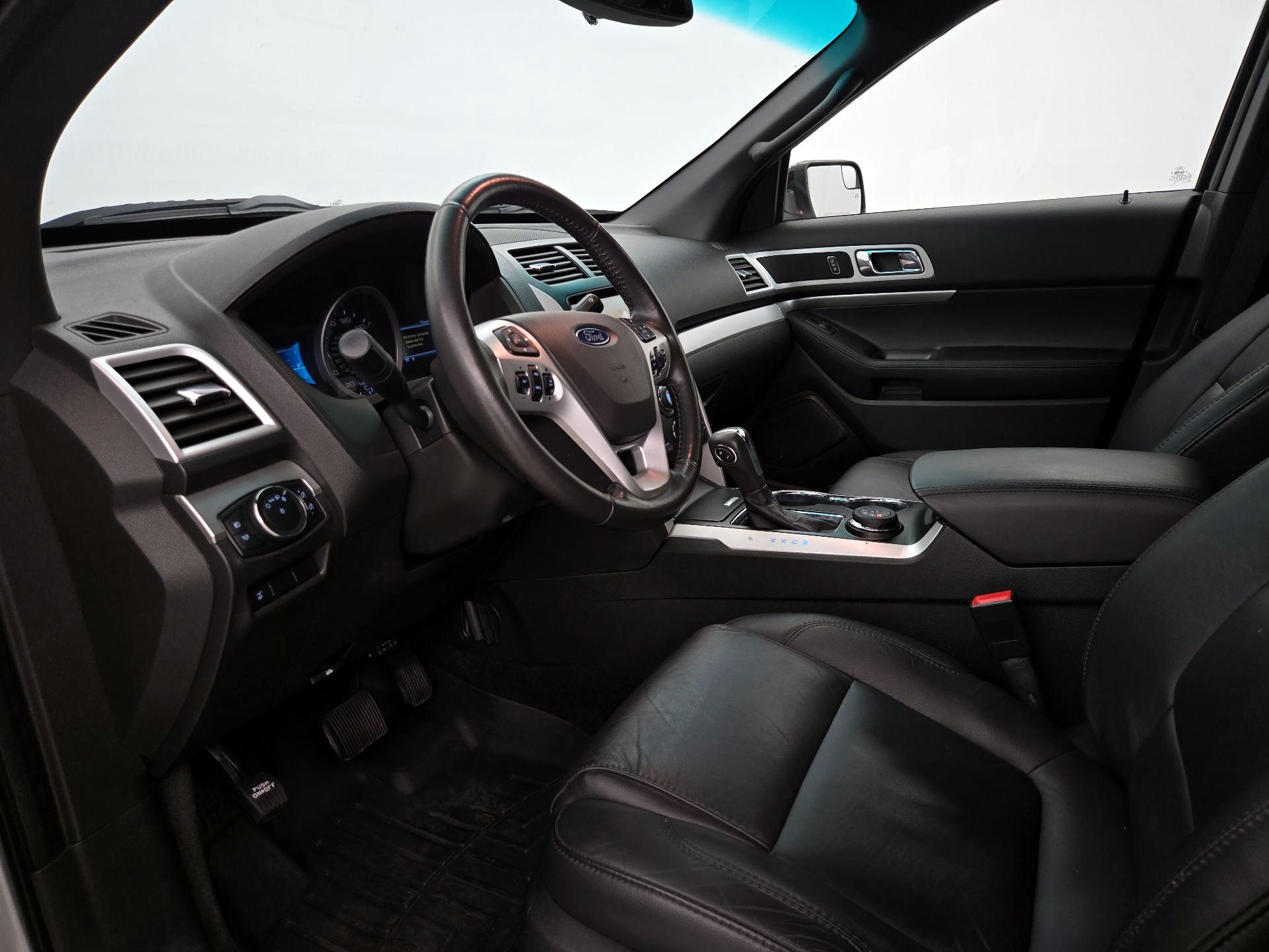 Thumbnail: 2015 Ford Explorer - 11