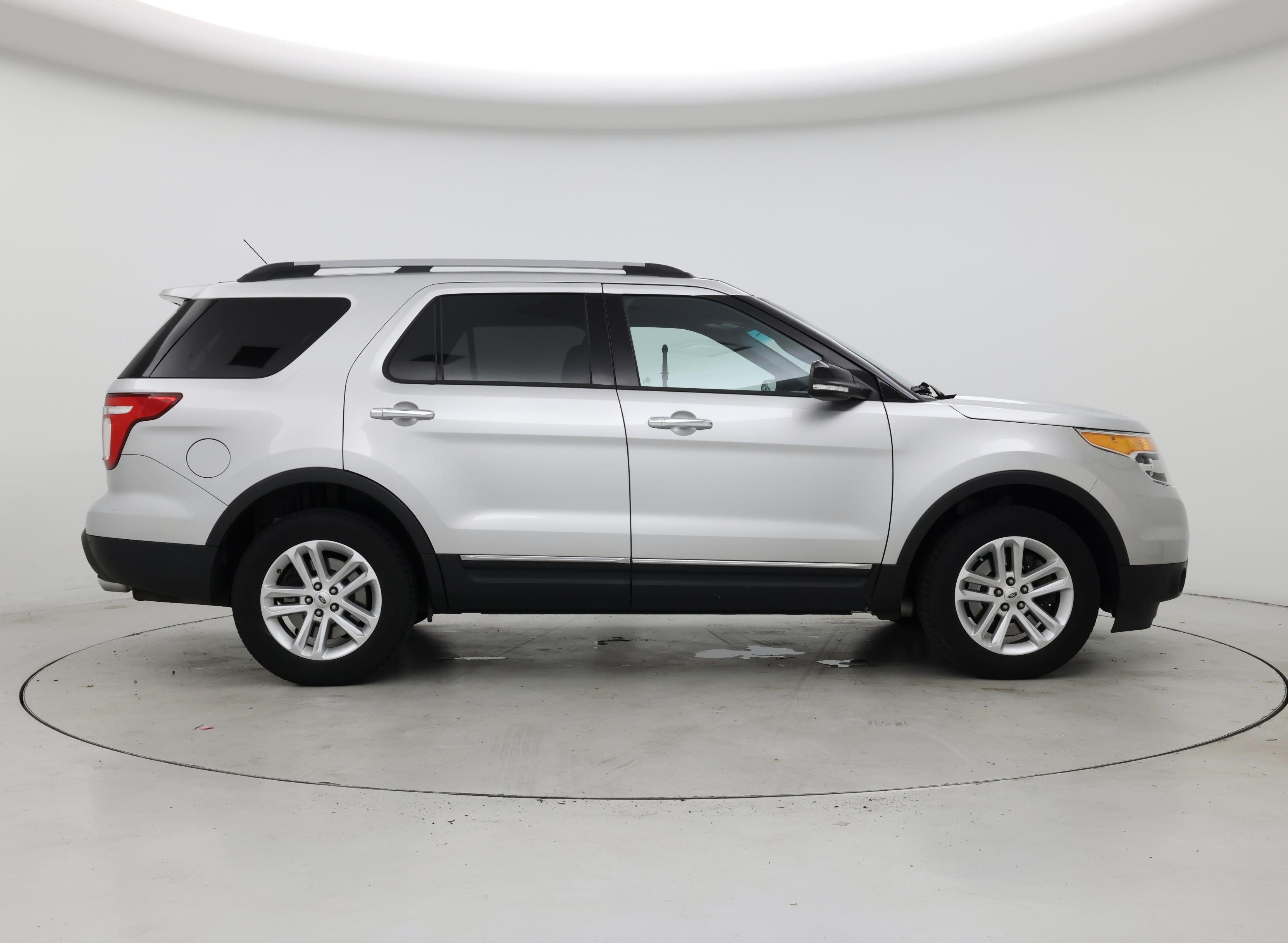 Thumbnail: 2015 Ford Explorer - 7
