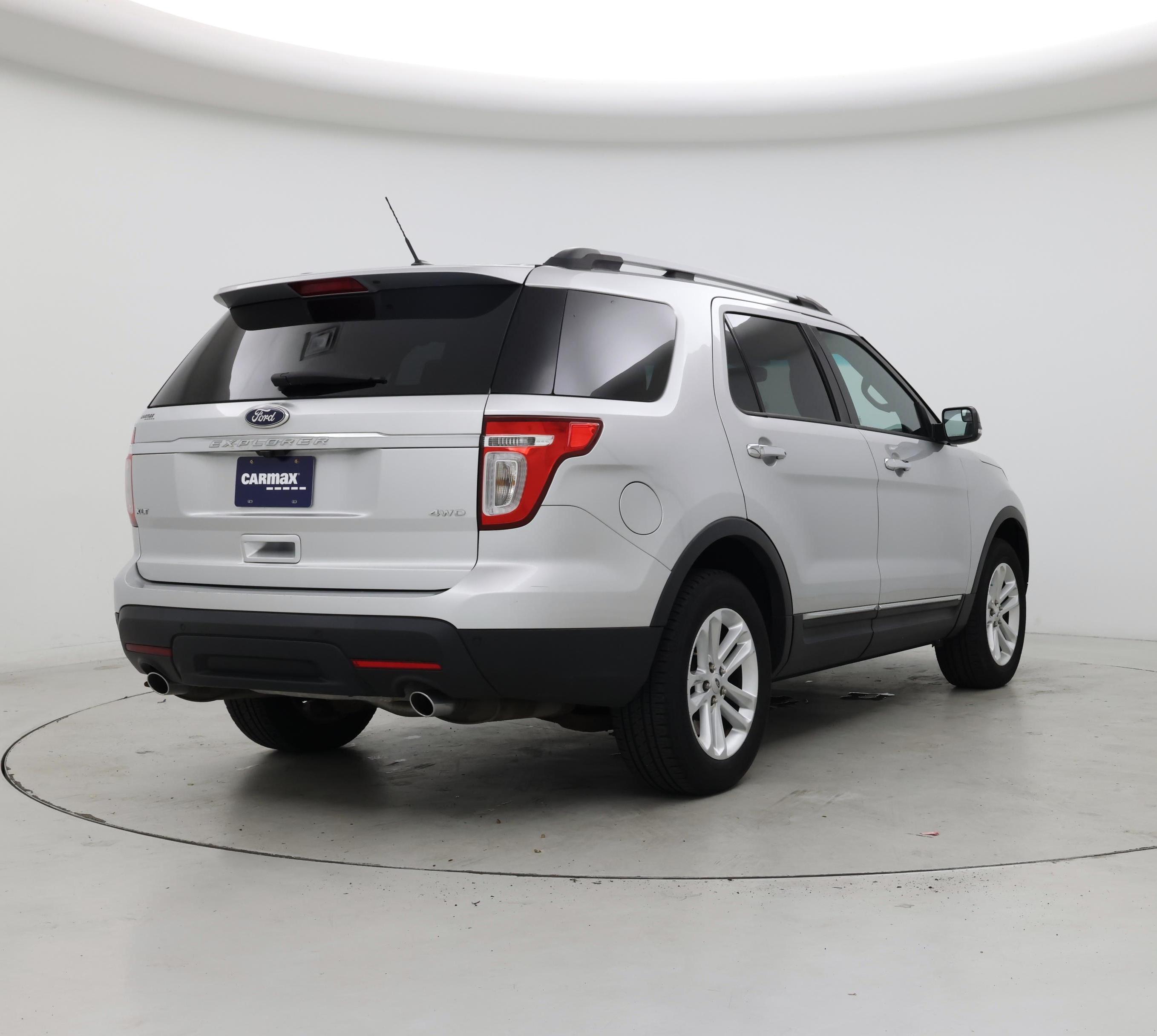 Thumbnail: 2015 Ford Explorer - 8