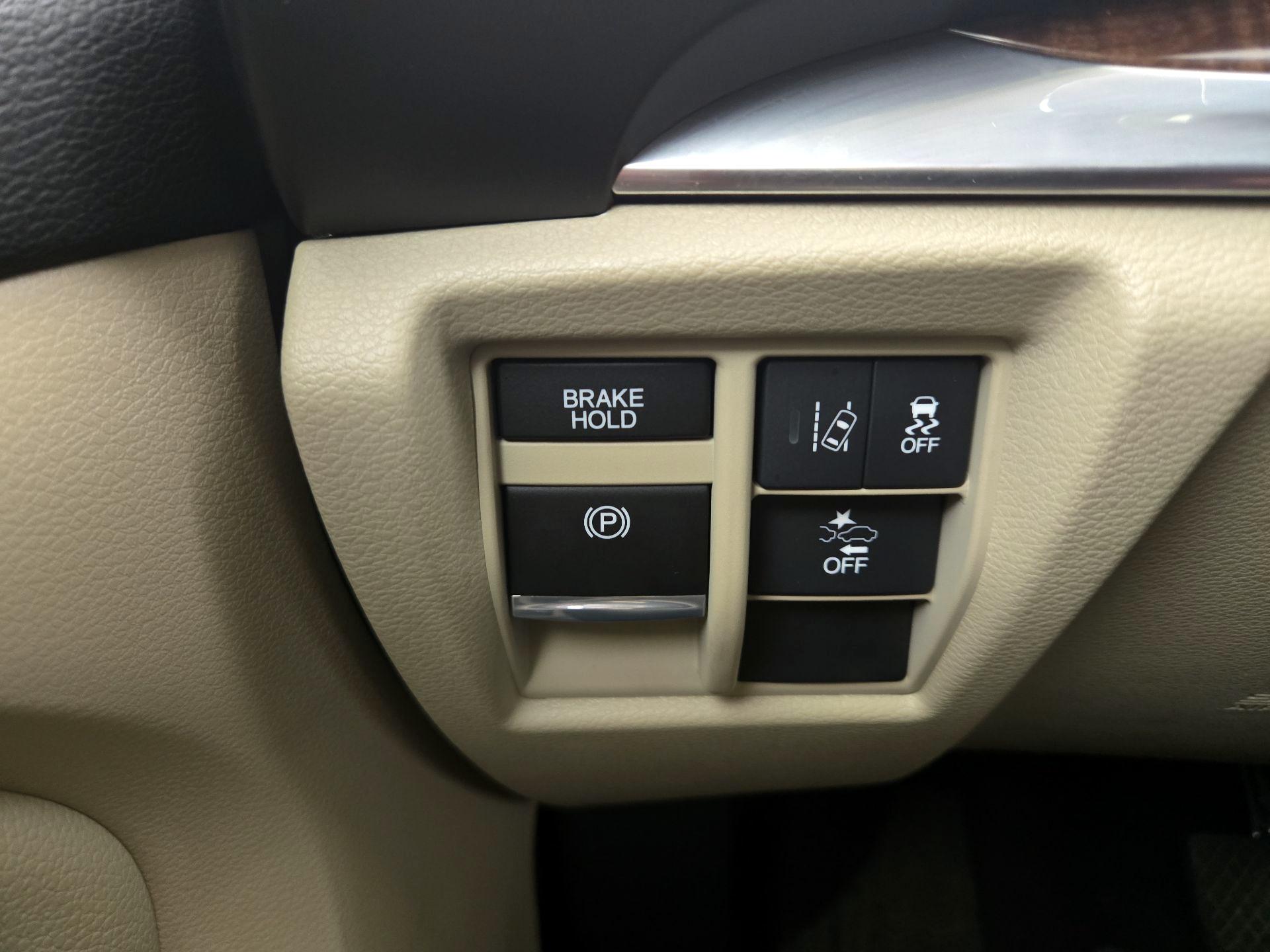Thumbnail: 2020 Acura MDX - 13