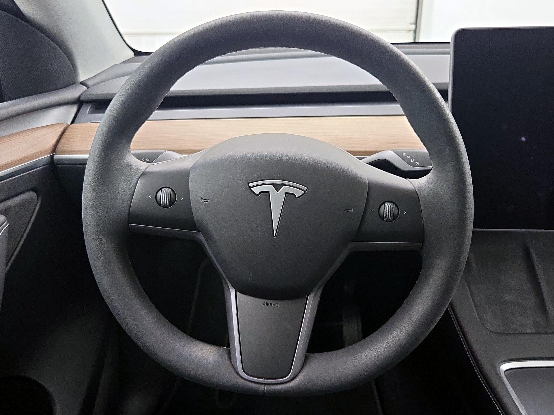 Thumbnail: 2023 Tesla Model Y - 10