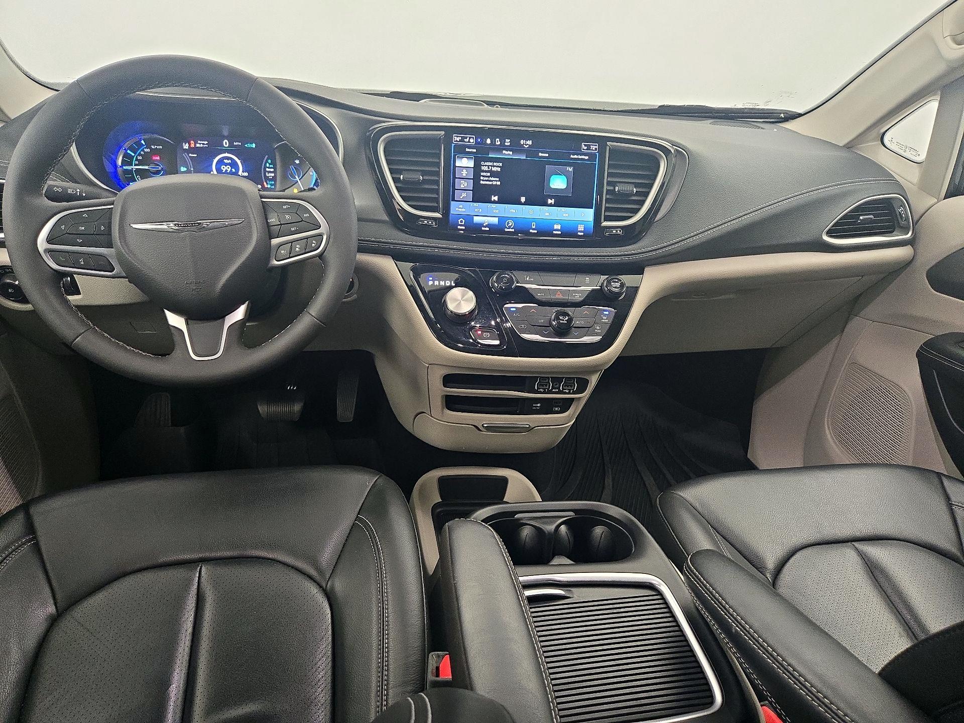 Thumbnail: 2022 Chrysler Pacifica - 9