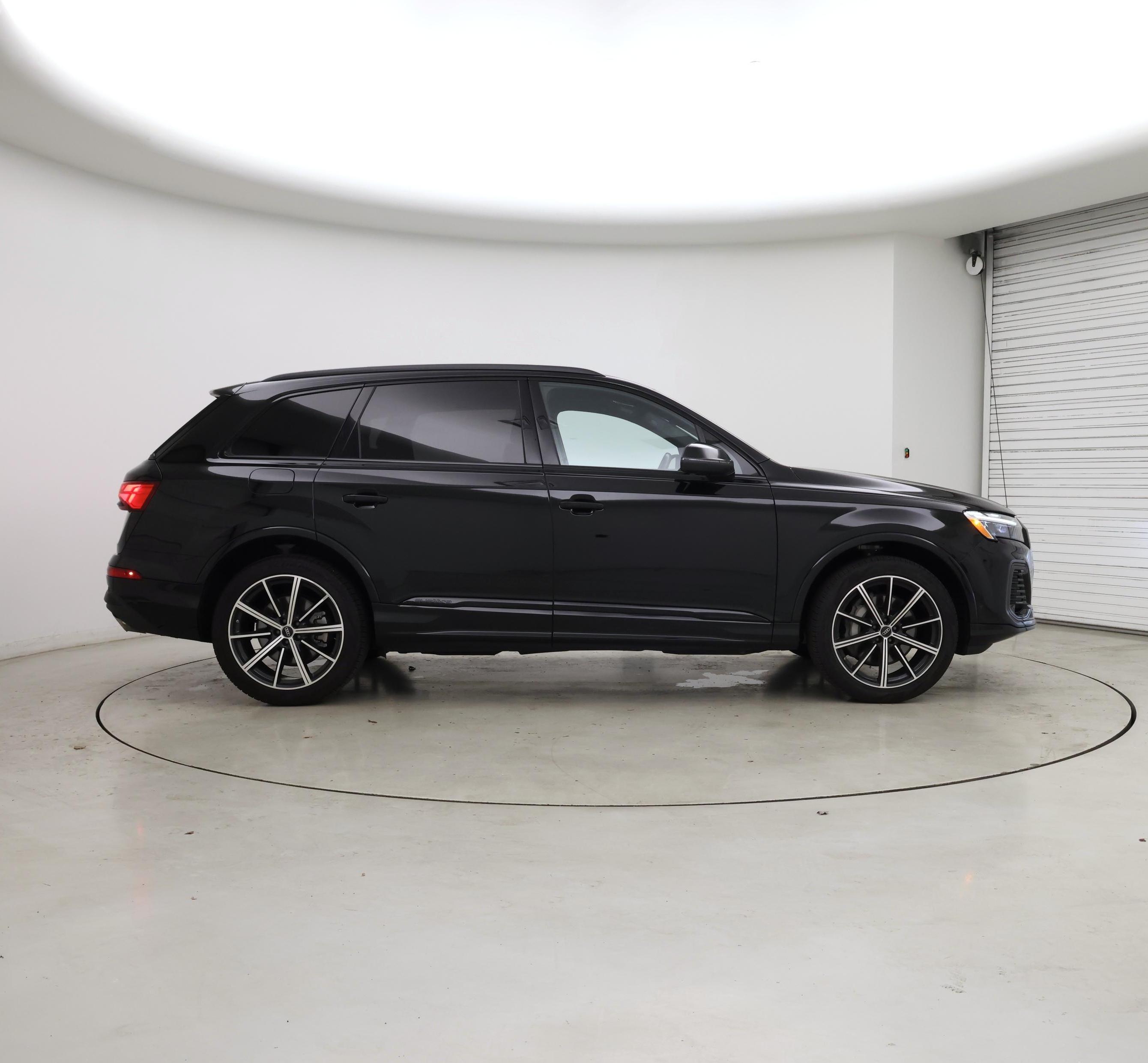 Thumbnail: 2025 Audi Q7 - 7