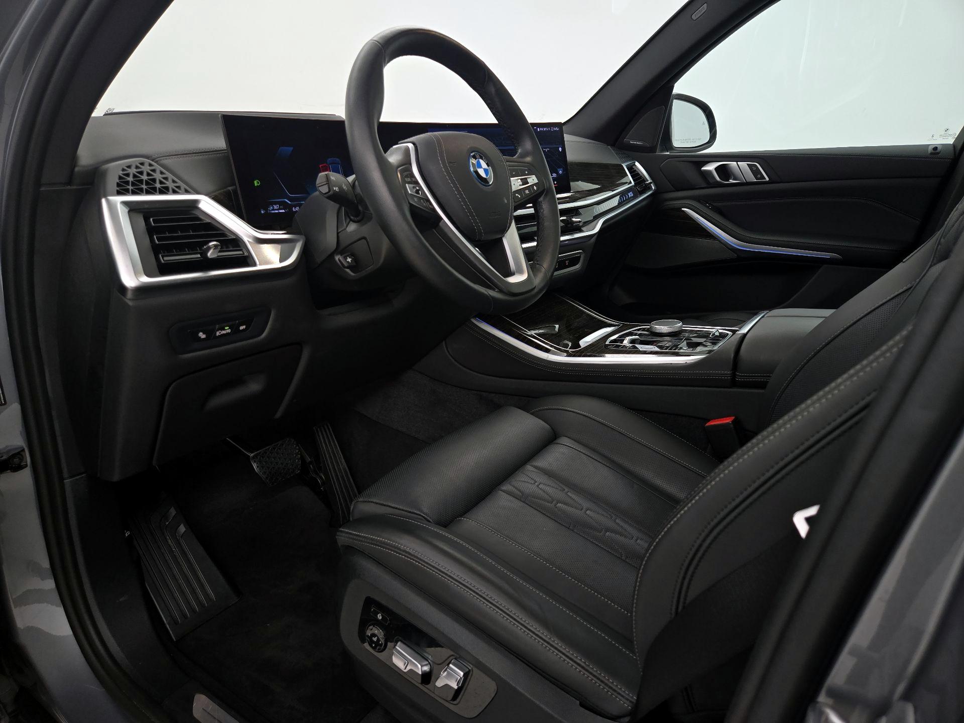 Thumbnail: 2024 BMW X5 - 11