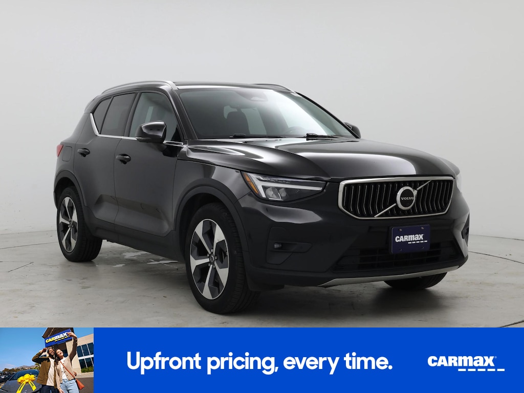 2023 Volvo XC40 B5 Plus Bright Theme