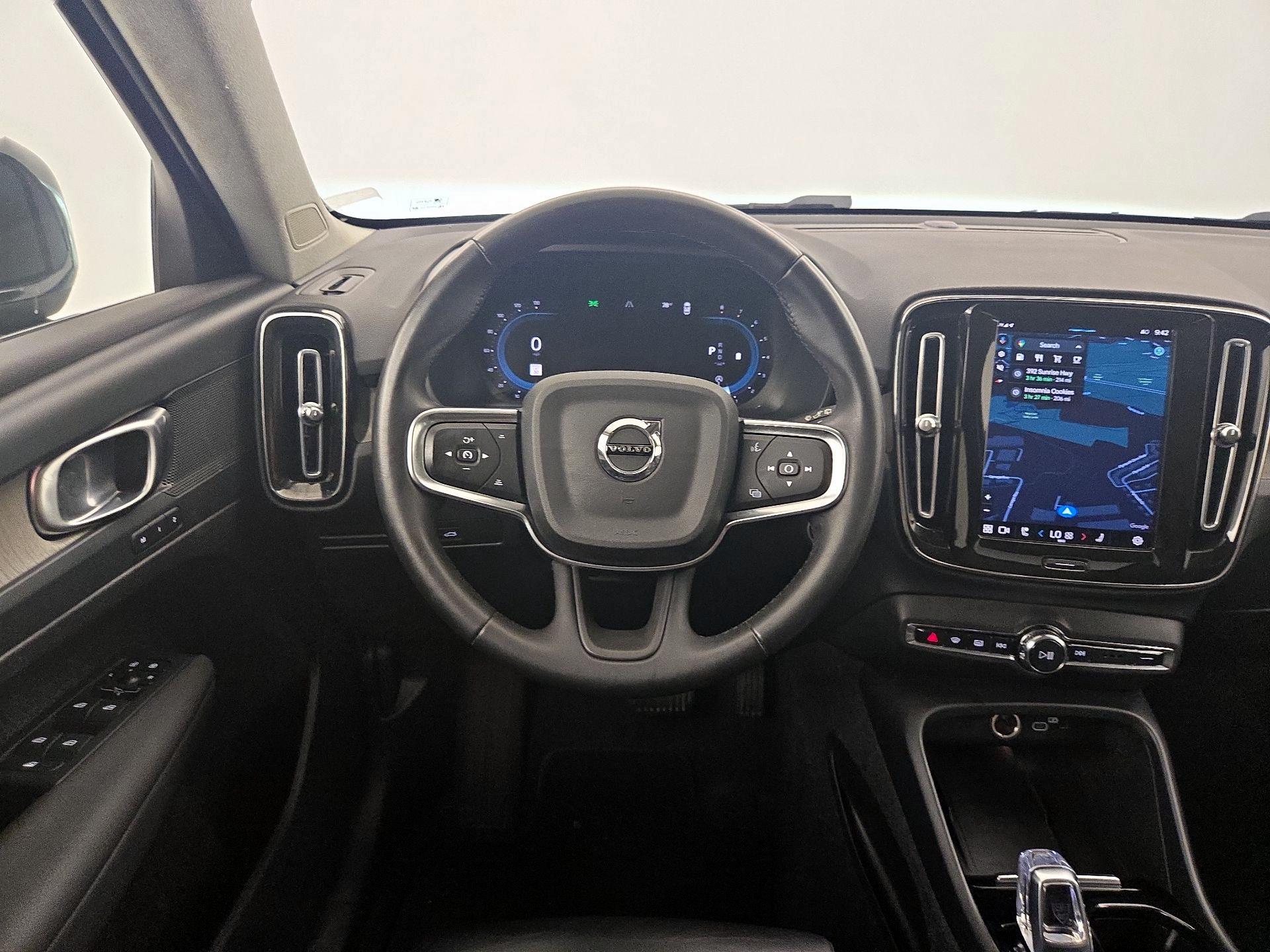 Thumbnail: 2023 Volvo XC40 - 10
