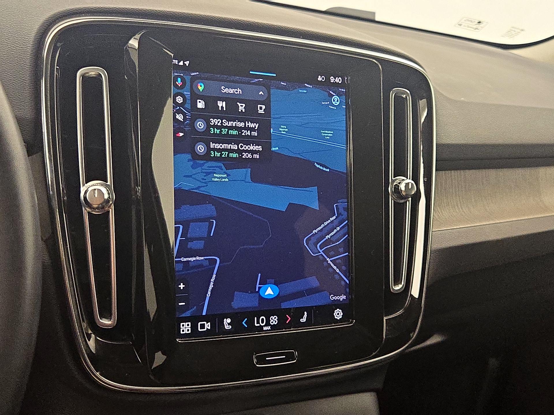 Thumbnail: 2023 Volvo XC40 - 14