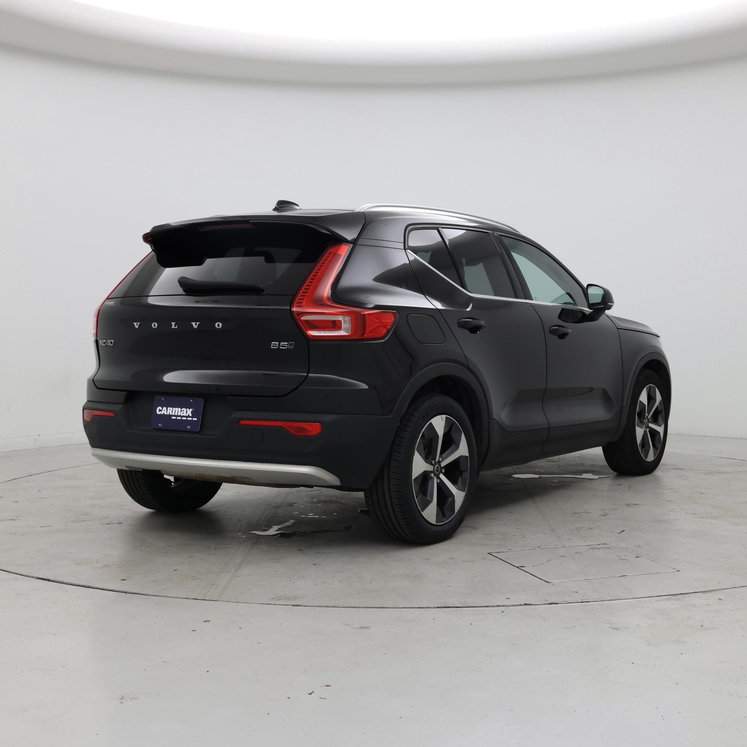 Thumbnail: 2023 Volvo XC40 - 8