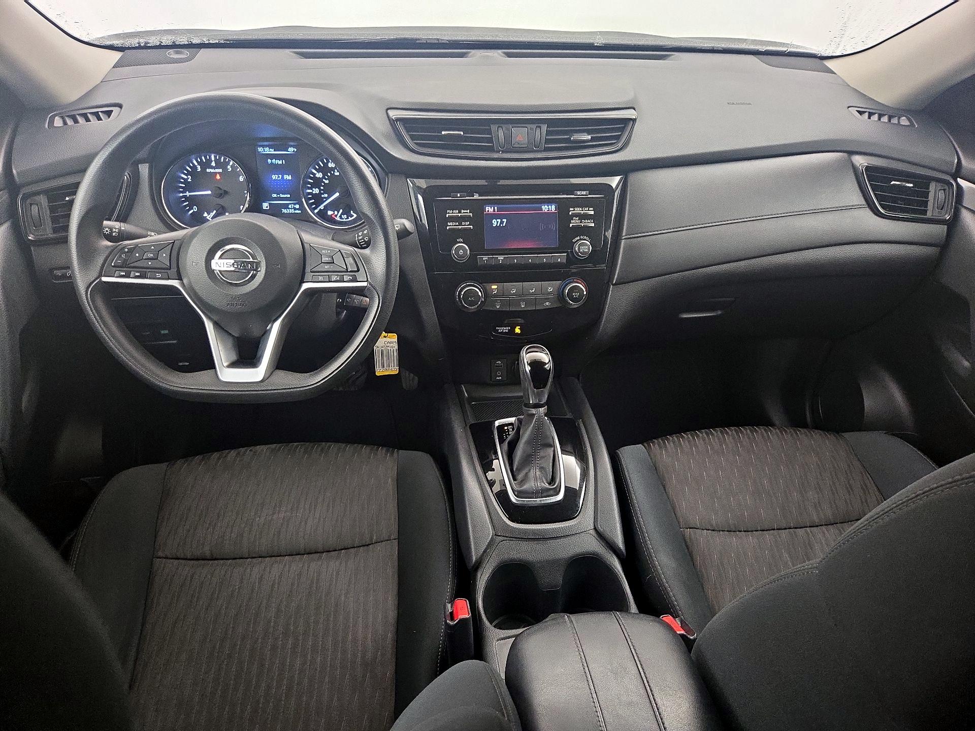 Thumbnail: 2017 Nissan Rogue - 9