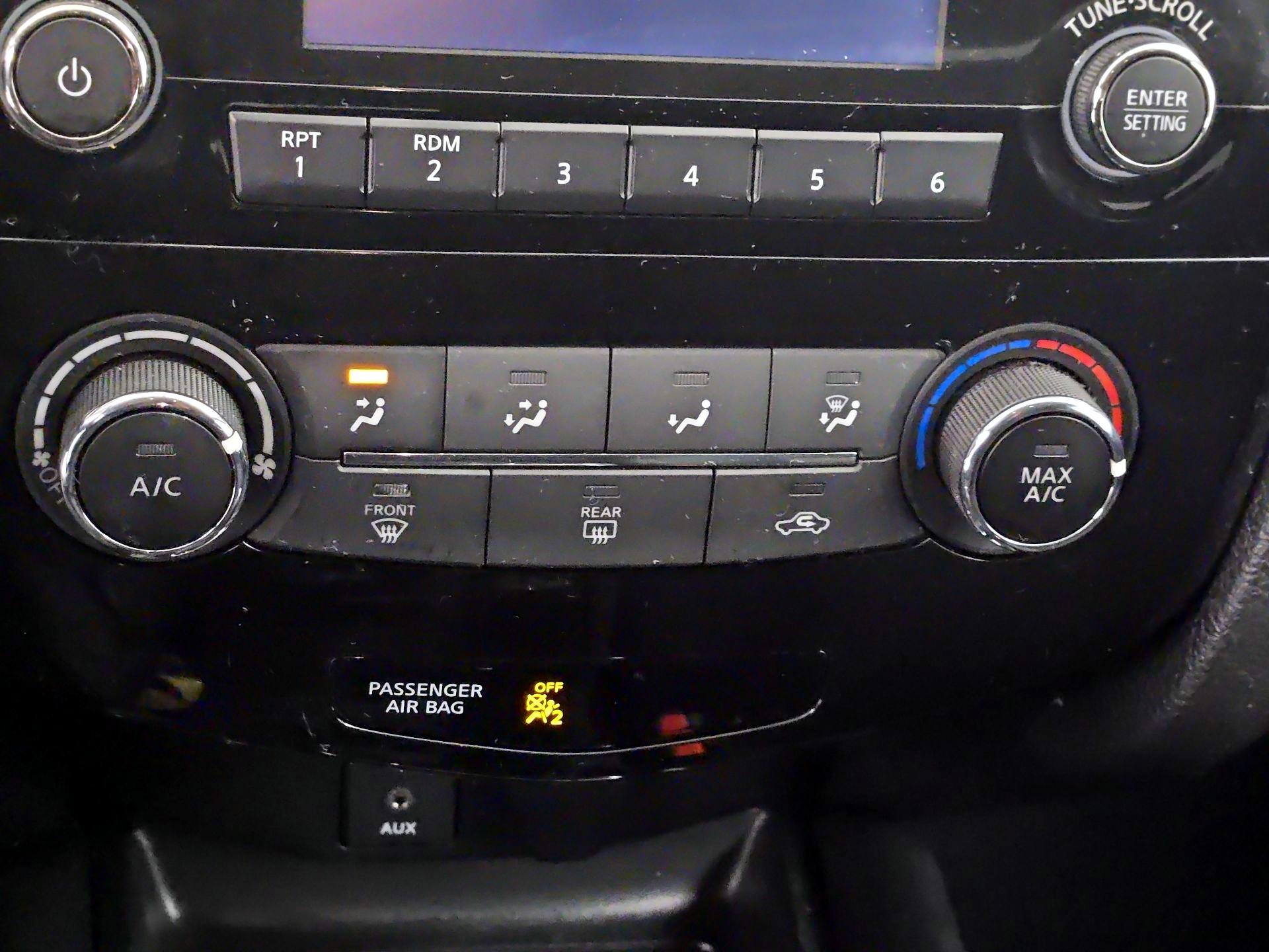 Thumbnail: 2017 Nissan Rogue - 16