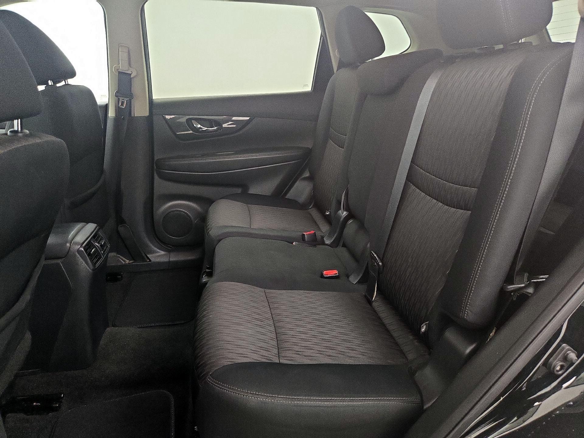 Thumbnail: 2017 Nissan Rogue - 19