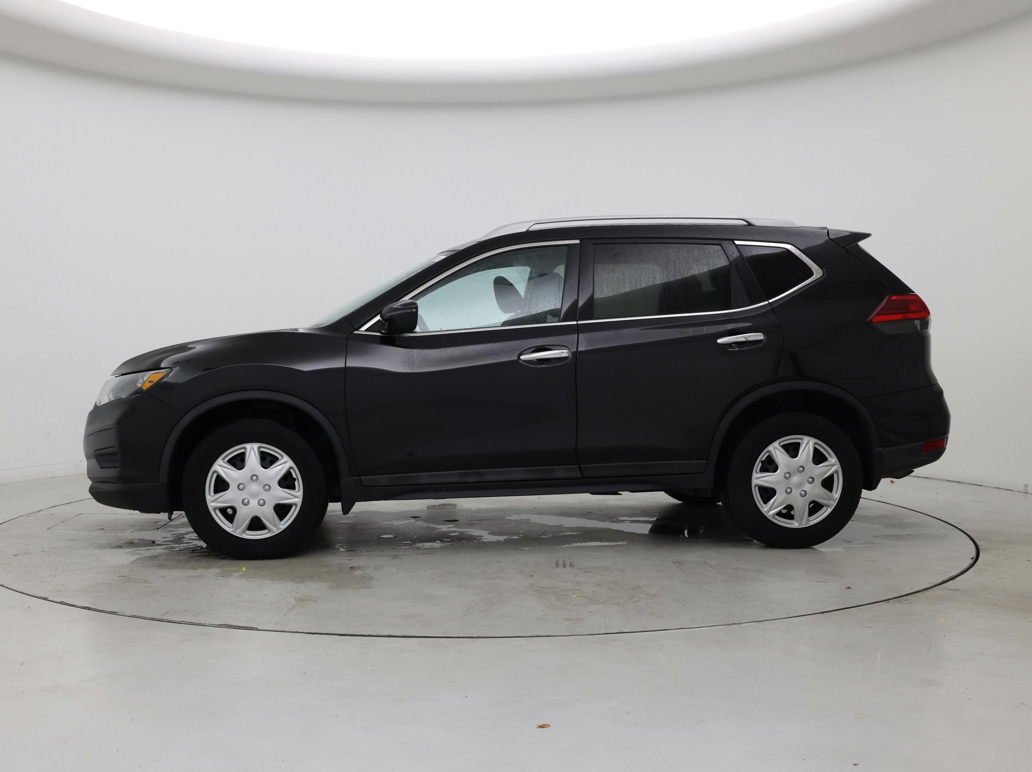 Thumbnail: 2017 Nissan Rogue - 3