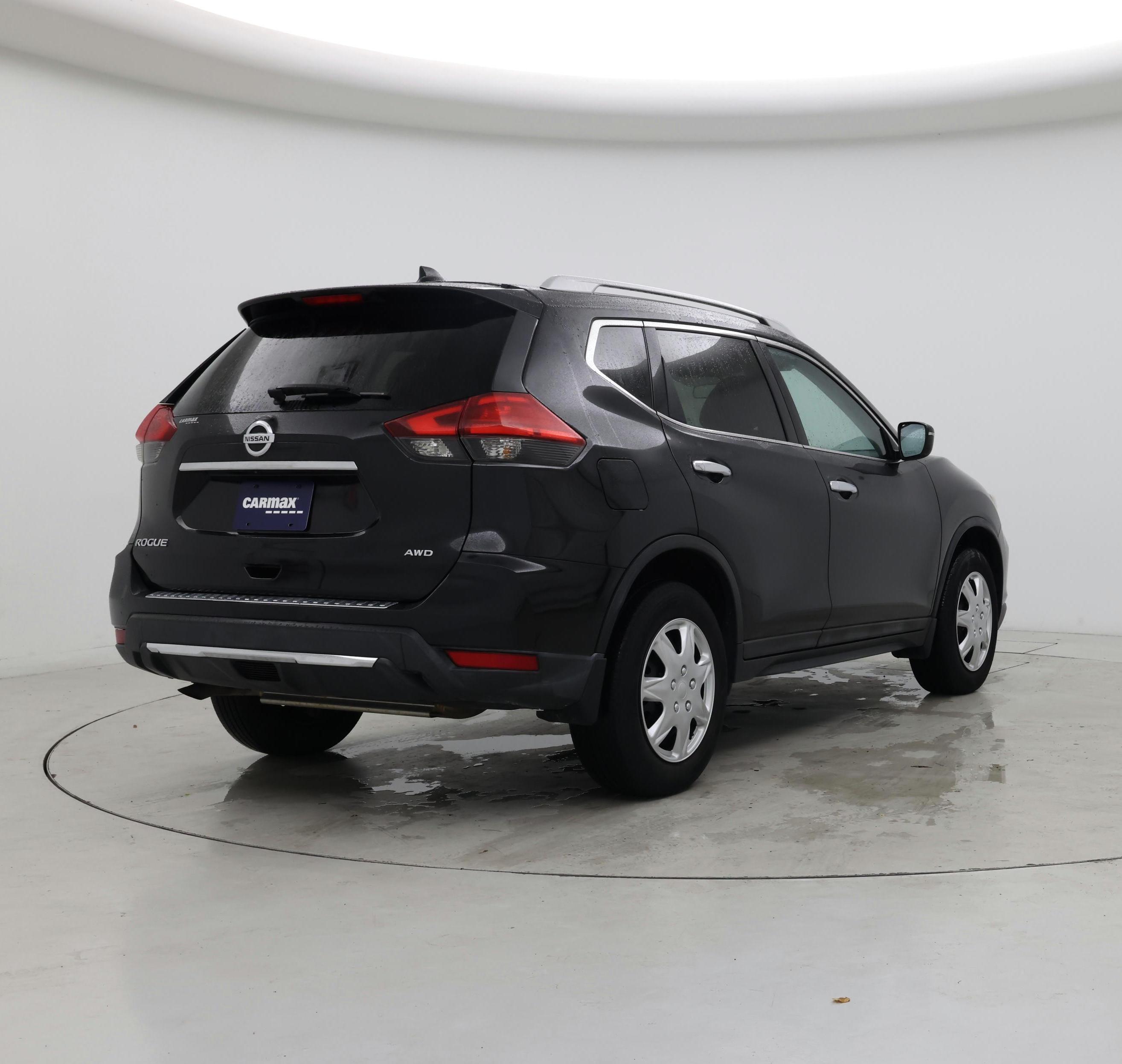 Thumbnail: 2017 Nissan Rogue - 8