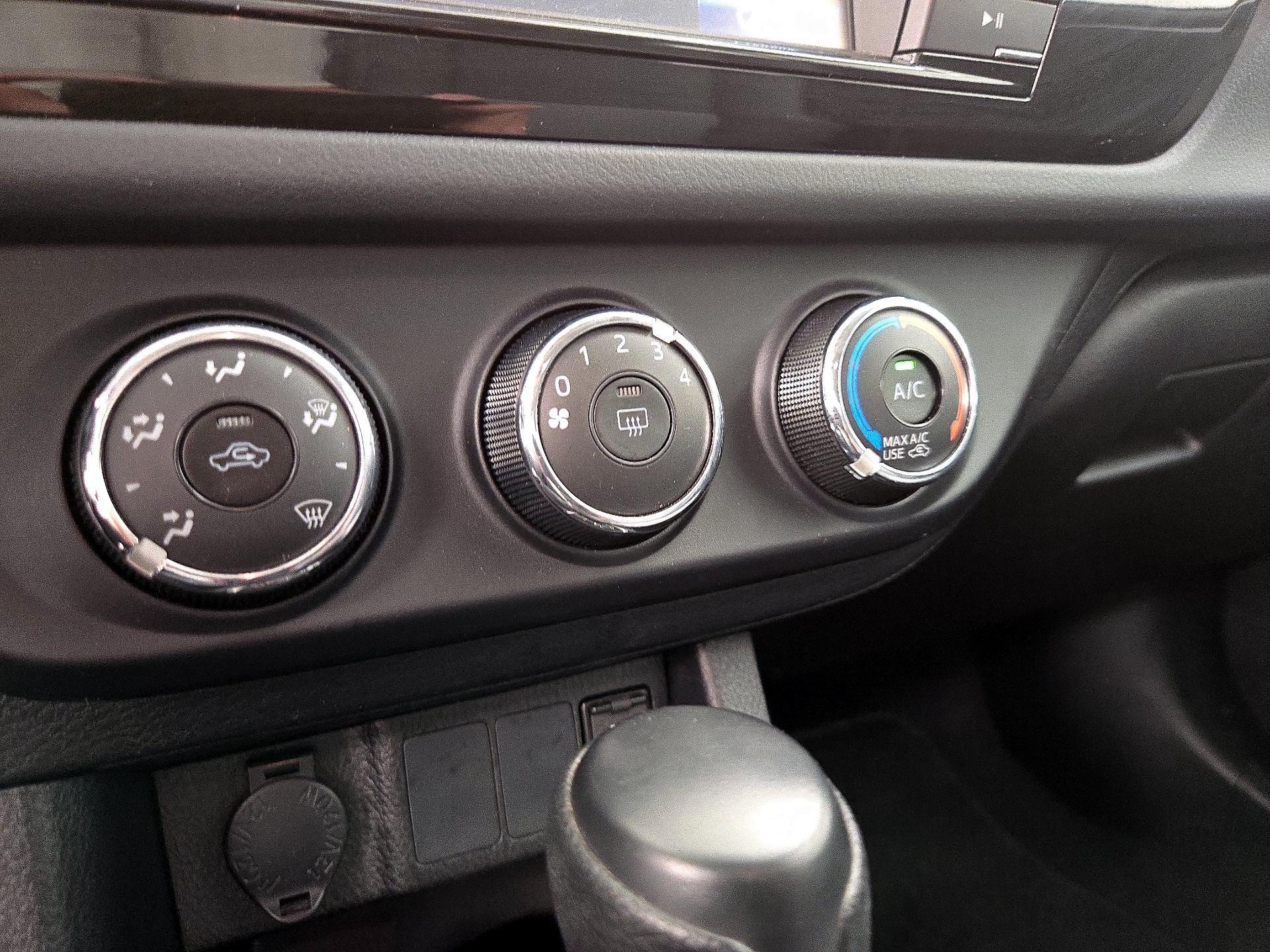 Thumbnail: 2016 Toyota Corolla - 15