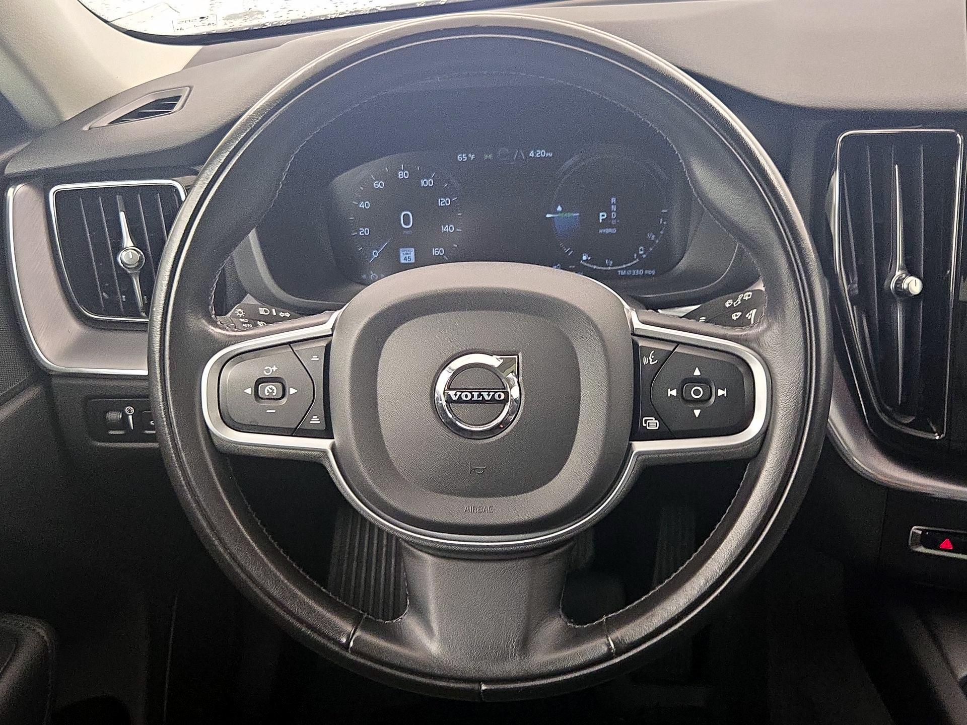 Thumbnail: 2020 Volvo XC60 - 10