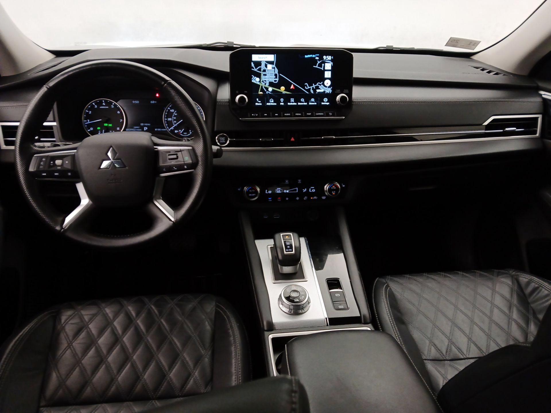 Thumbnail: 2022 Mitsubishi Outlander - 9