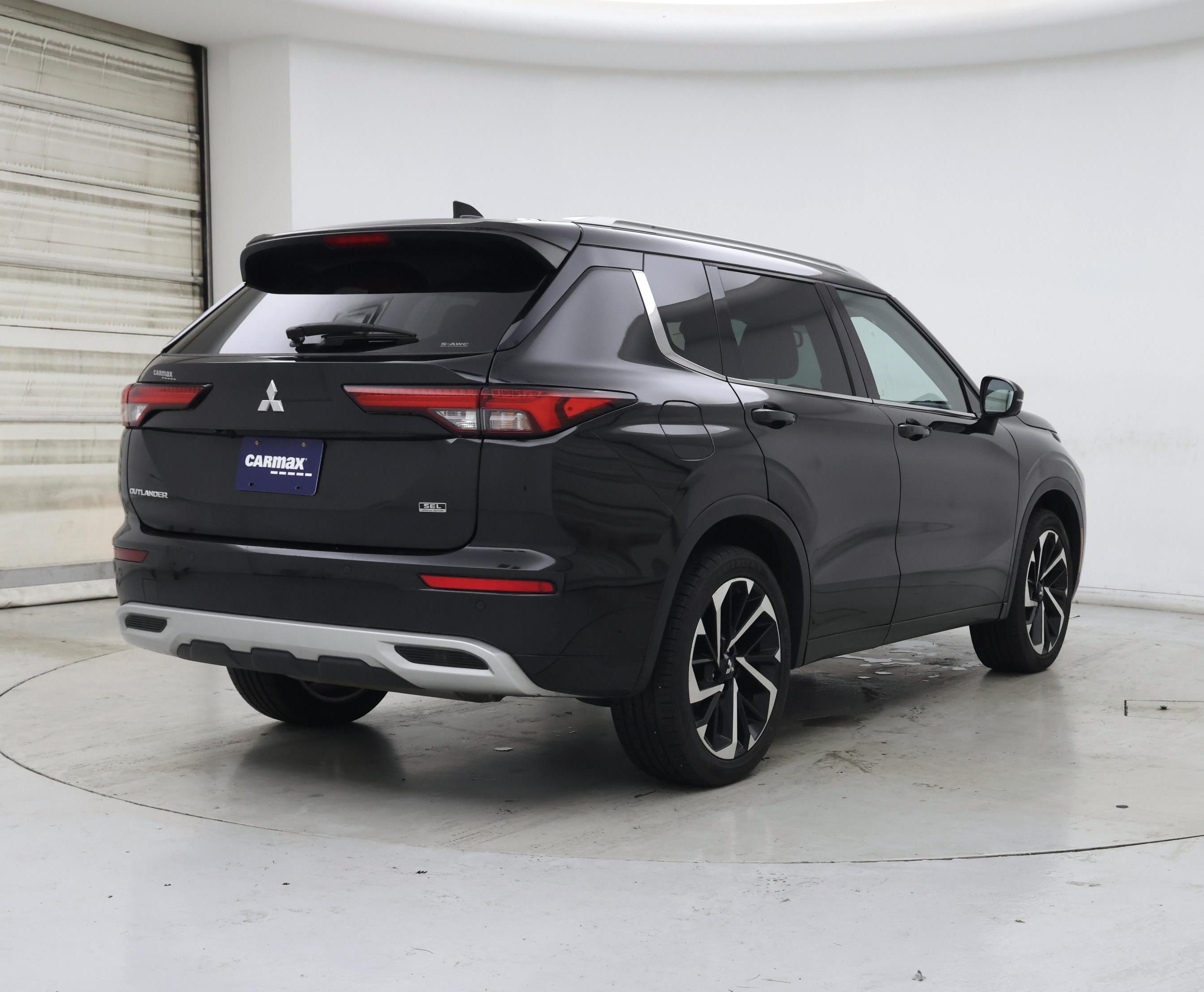 Thumbnail: 2022 Mitsubishi Outlander - 8