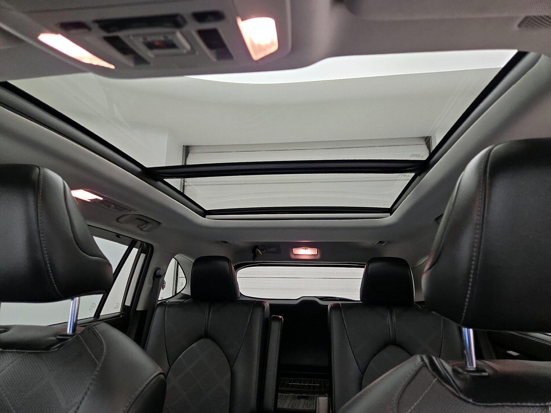 Thumbnail: 2021 Toyota Highlander - 20